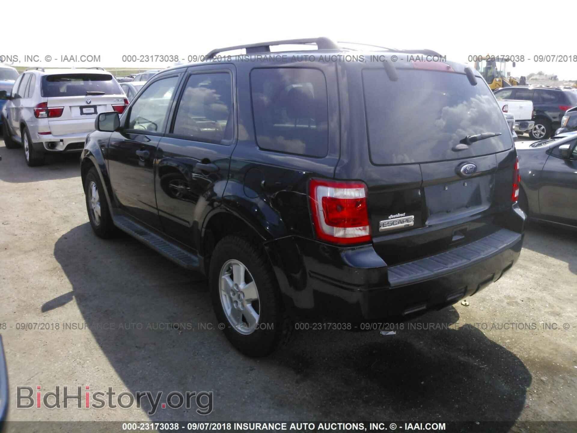 2011 Ford Escape - VIN: 1FMCU0D78BKB85295 - Photo 3