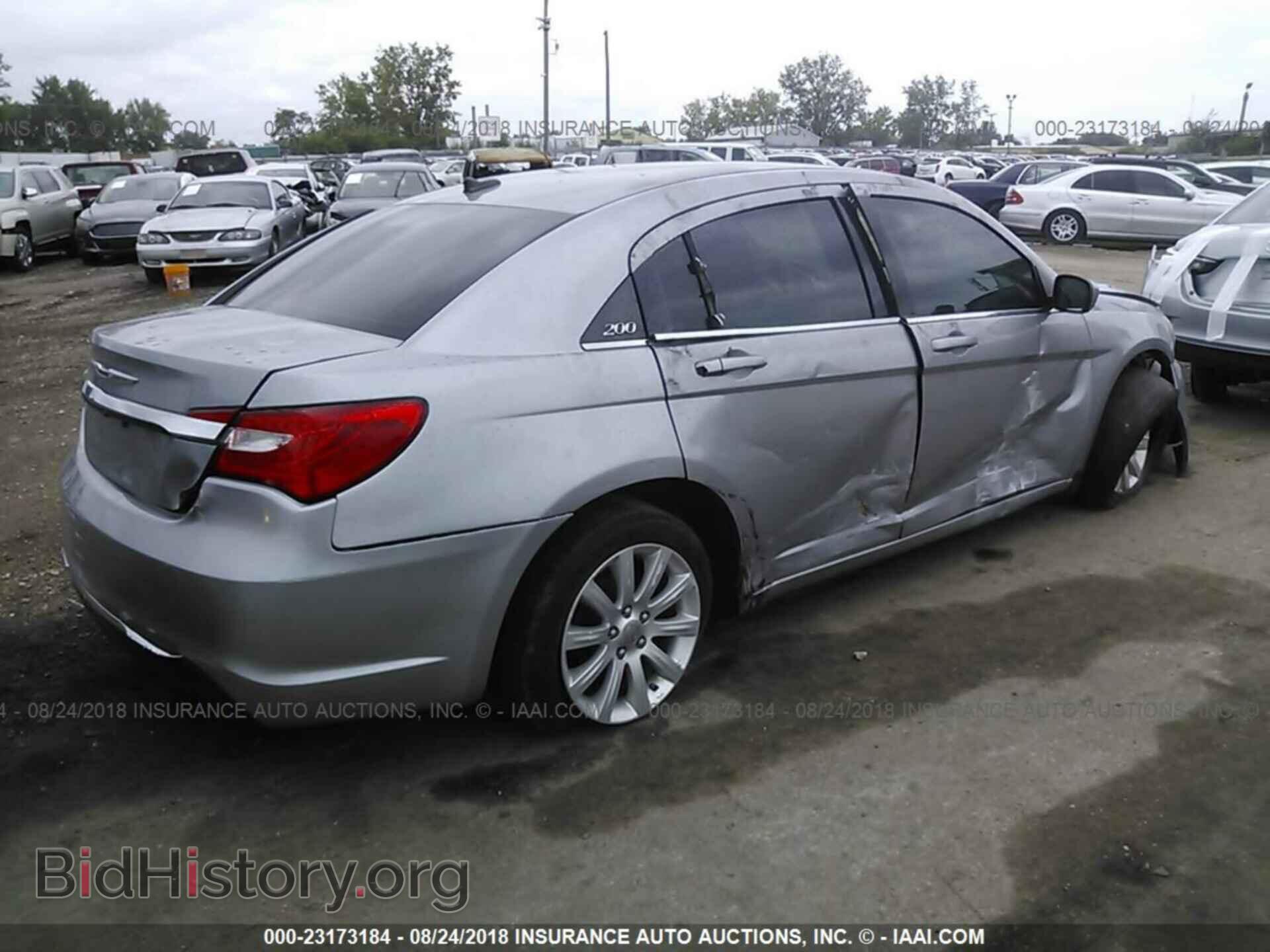 2013 Chrysler 200 - VIN: 1C3CCBBB7DN692513 - Photo 4