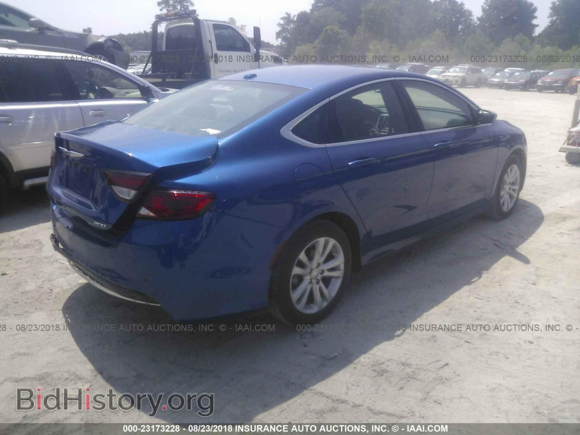 2015 Chrysler 200 - VIN: 1C3CCCAB8FN722256 - Photo 4