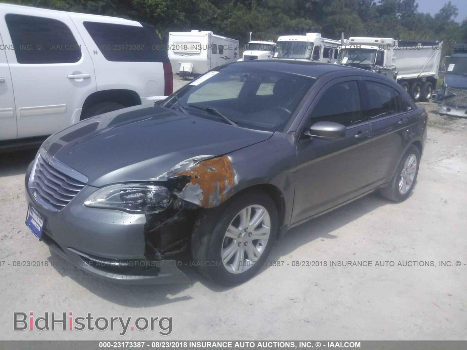 2013 Chrysler 200 - VIN: 1C3CCBBB2DN735994 - Photo 2