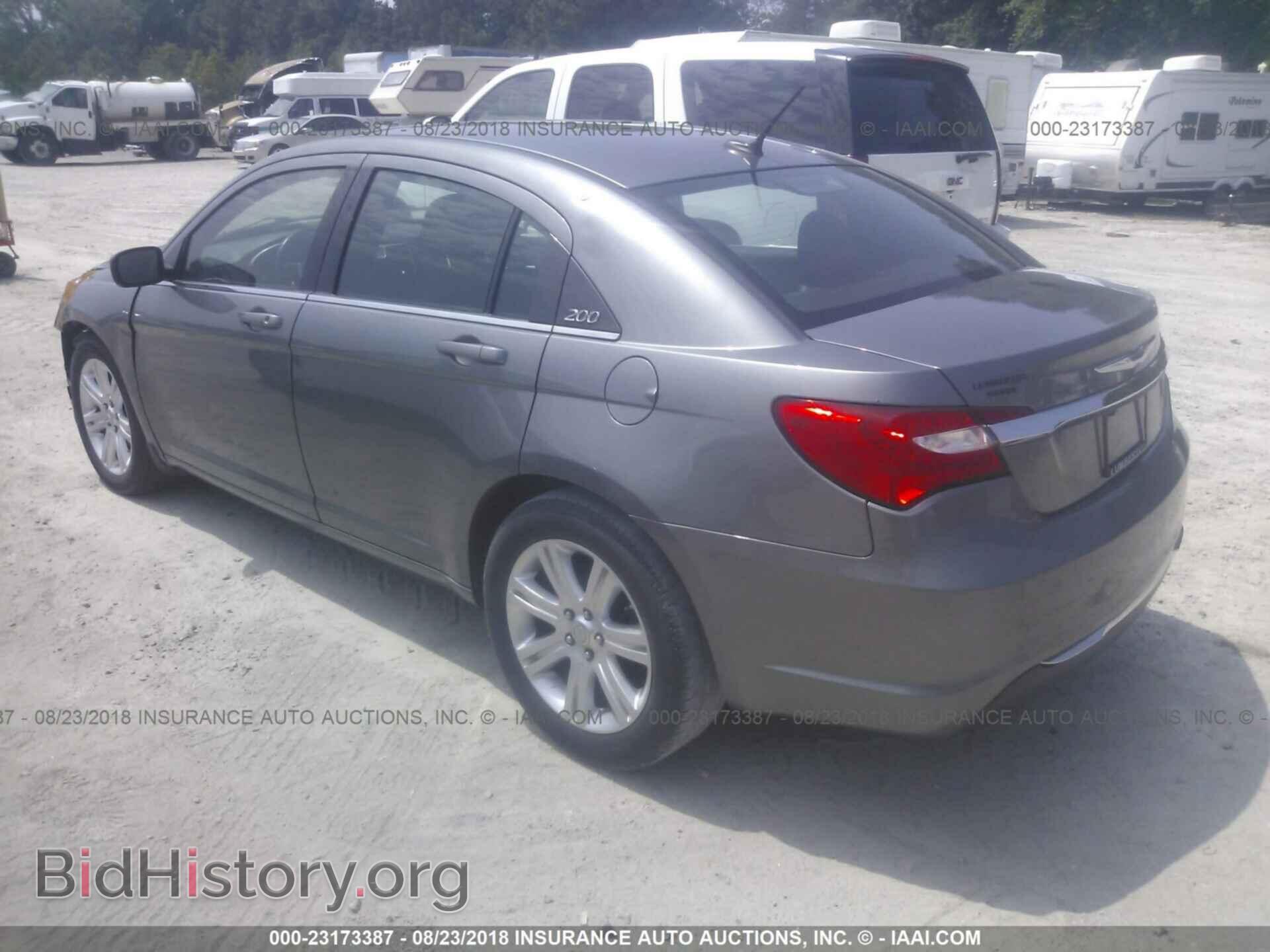 2013 Chrysler 200 - VIN: 1C3CCBBB2DN735994 - Photo 3