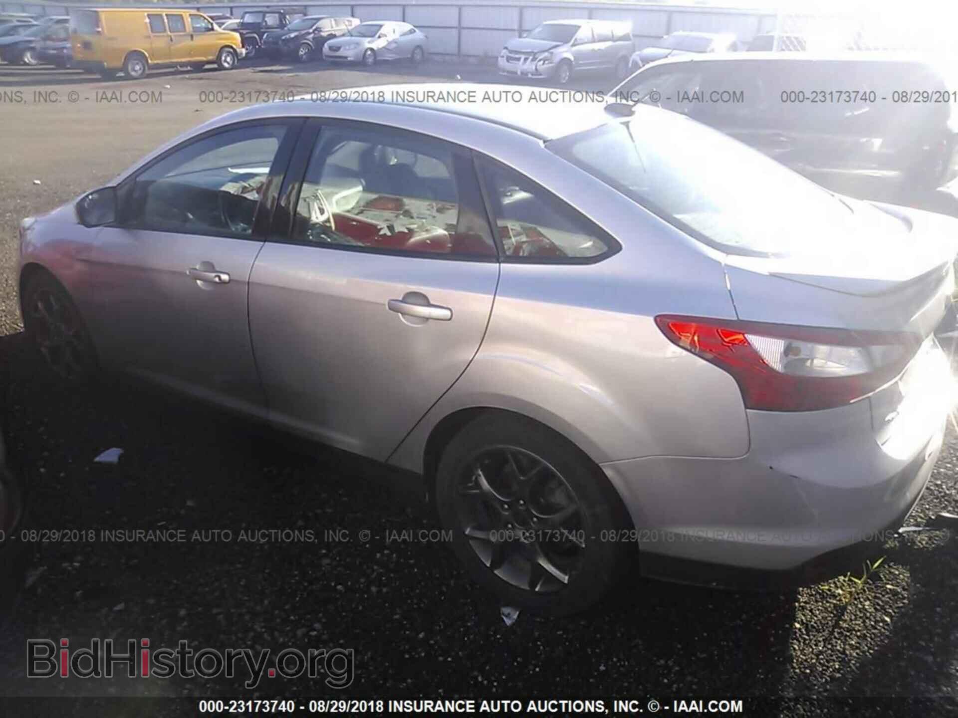 2013 Ford Focus - VIN: 1FADP3F23DL337618 - Photo 3