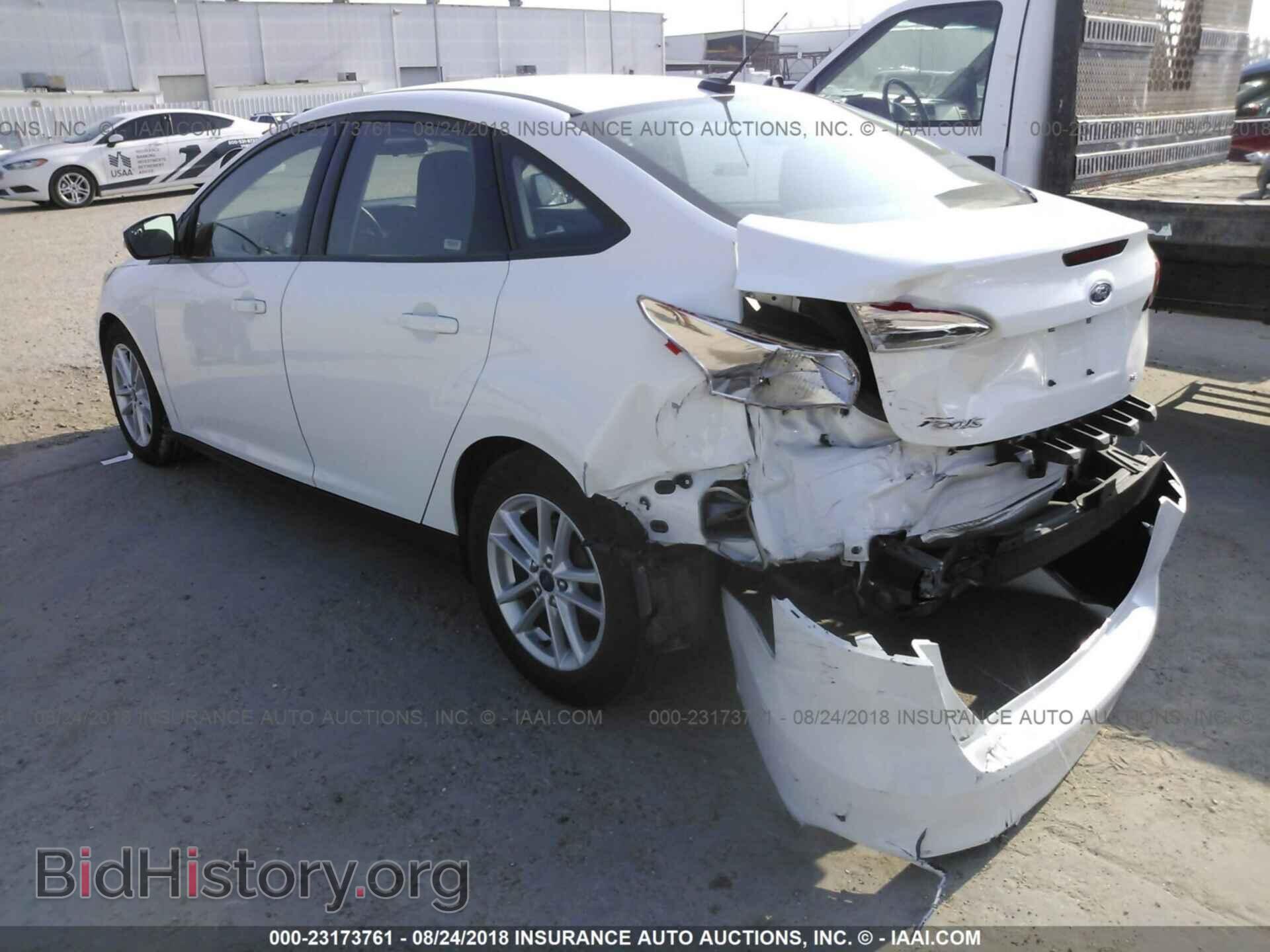 2017 Ford Focus - VIN: 1FADP3F25HL249630 - Фото 3