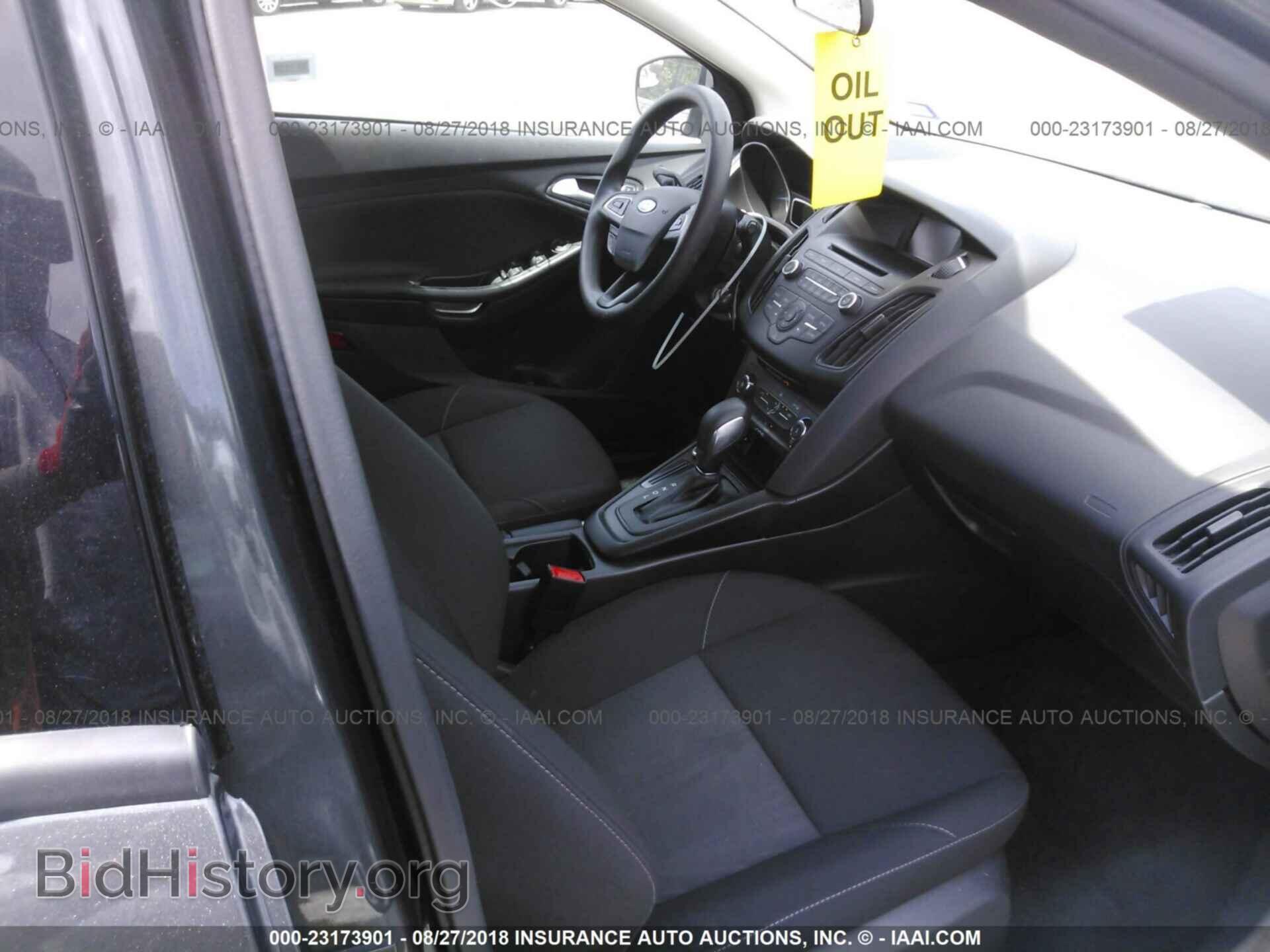 2017 Ford Focus - VIN: 1FADP3K21HL216498 - Фото 5