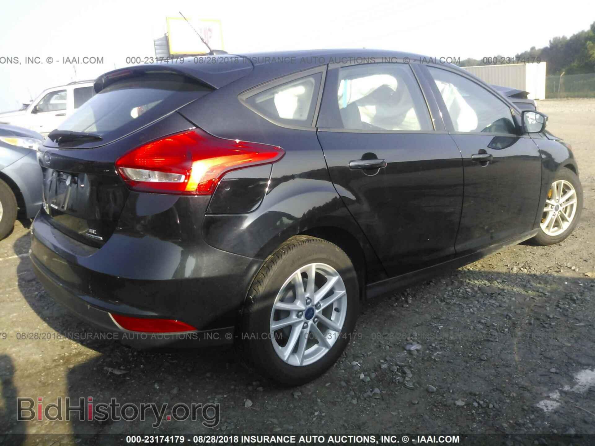 2016 Ford Focus - VIN: 1FADP3K27GL279670 - Photo 4