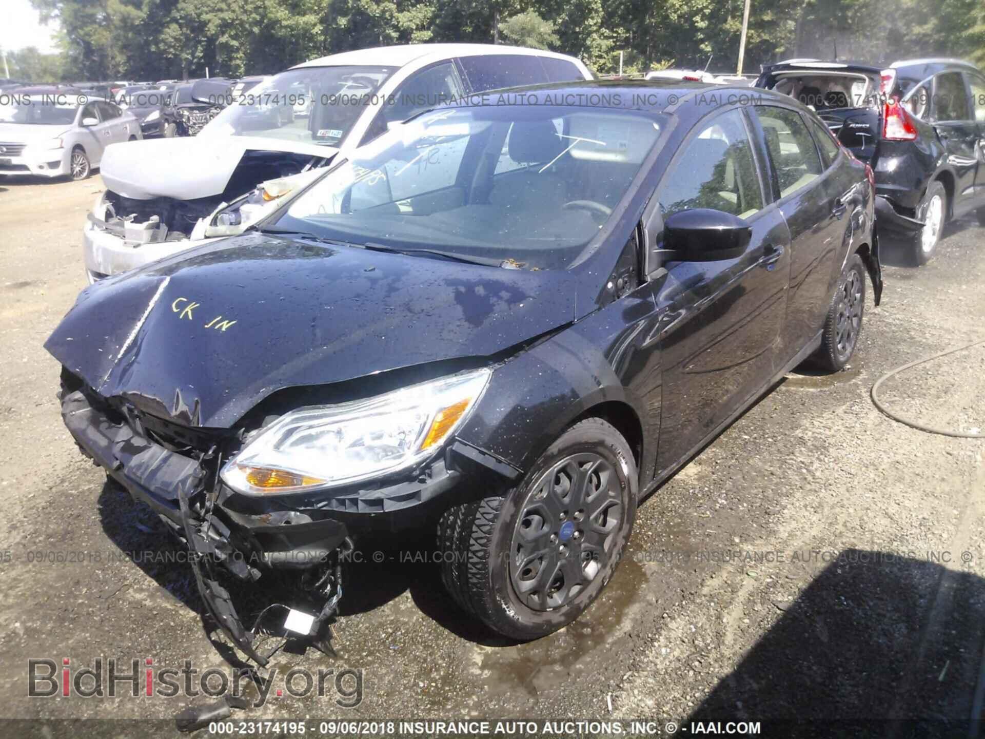 2012 Ford Focus - VIN: 1FAHP3F24CL431460 - Фото 2