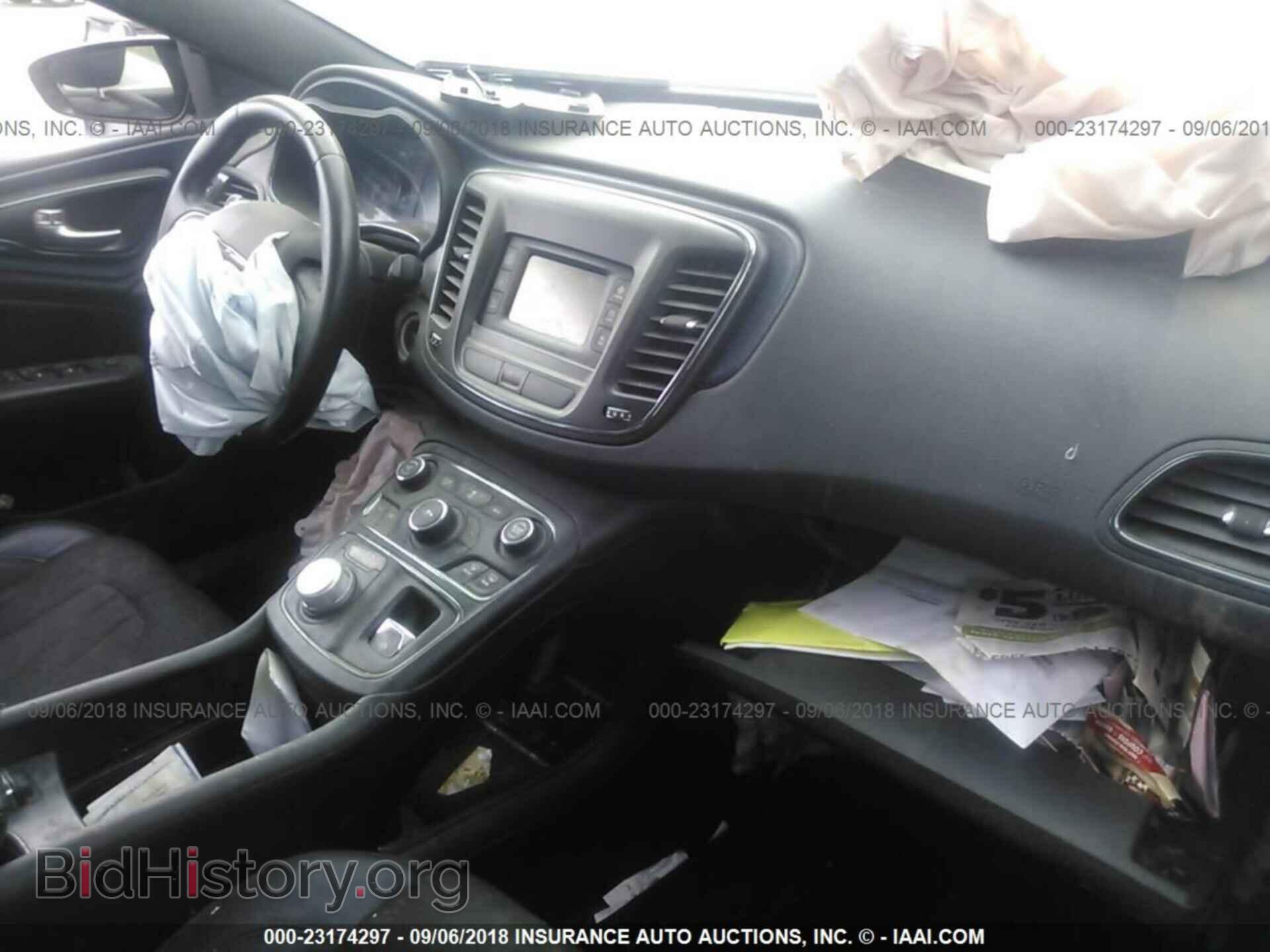 2016 Chrysler 200 - VIN: 1C3CCCBB8GN139251 - Photo 5
