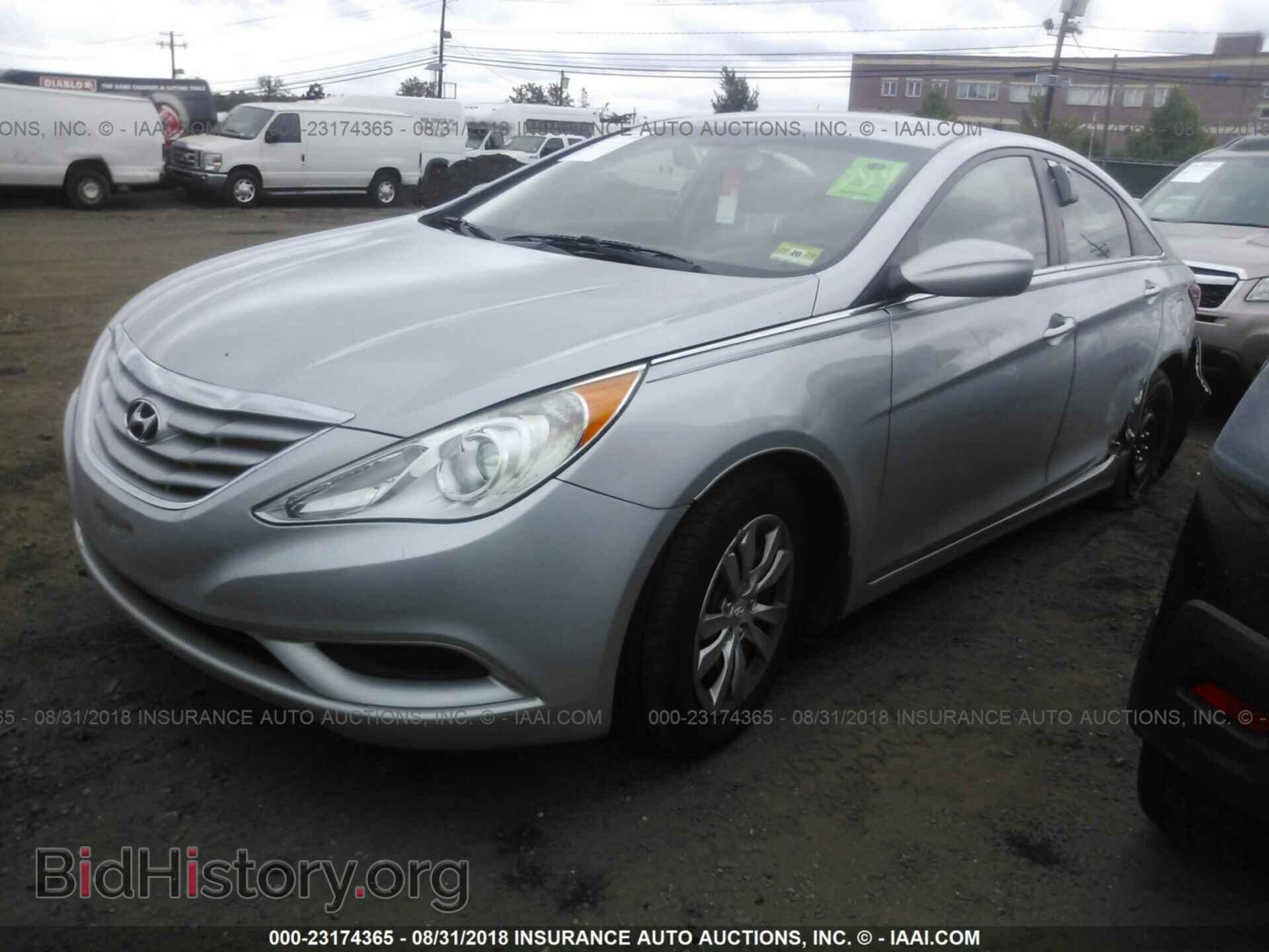 2012 Hyundai Sonata - VIN: 5NPEB4AC7CH384799 - Фото 2