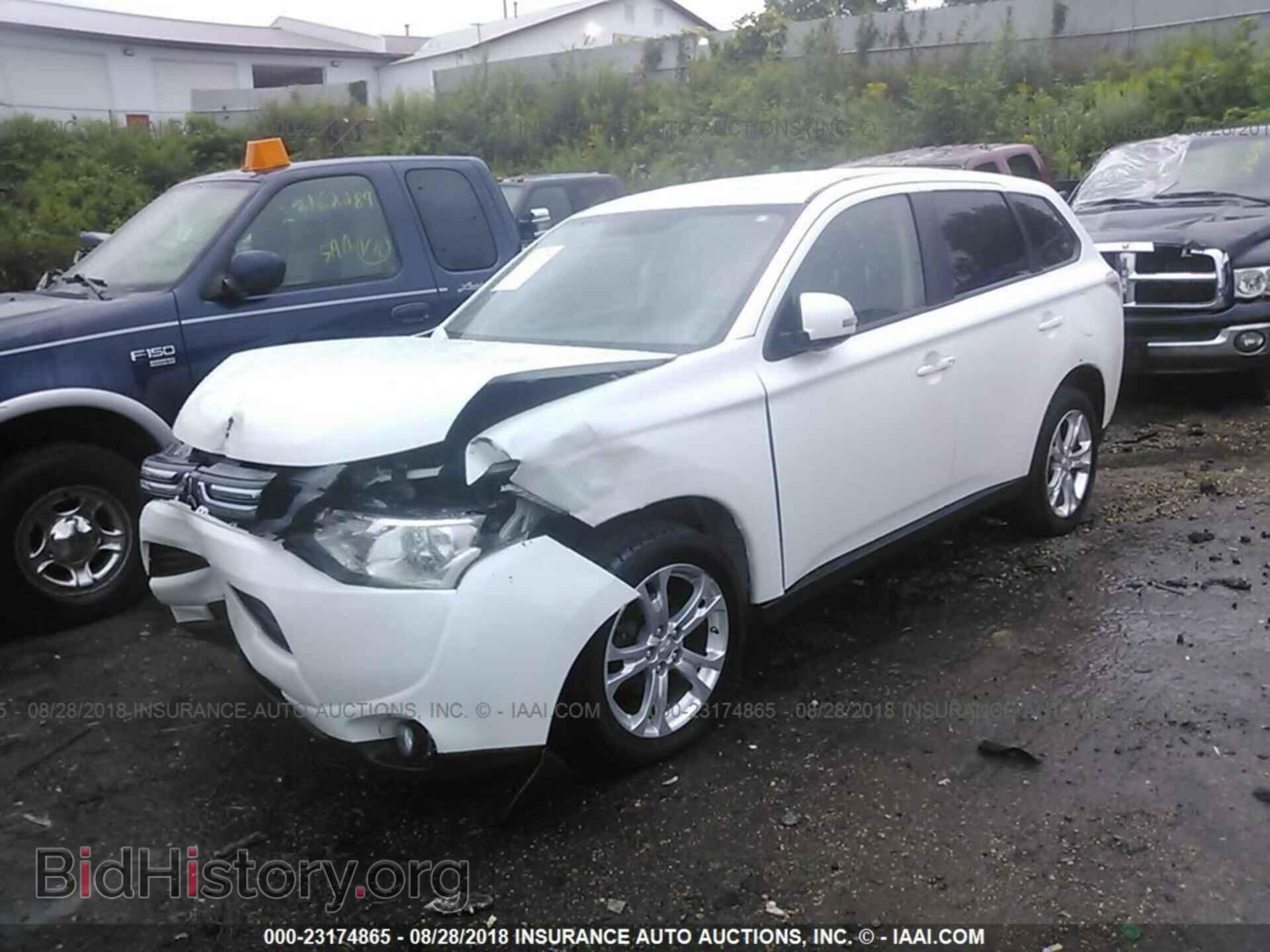 2014 Mitsubishi Outlander - VIN: JA4AZ3A31EZ013549 - Фото 2