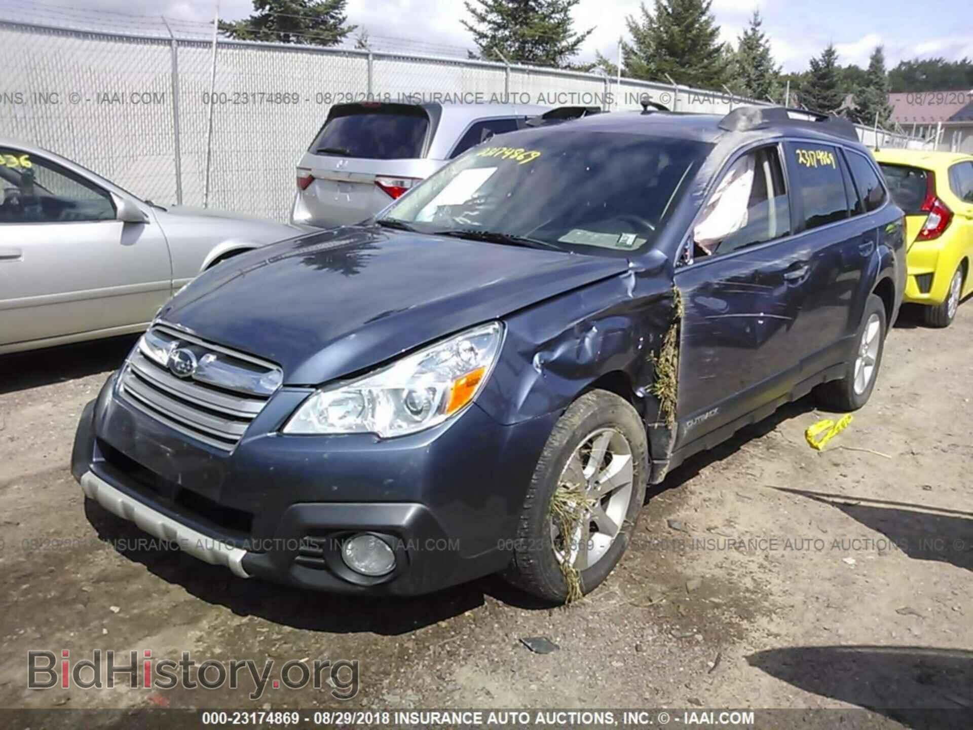 2014 Subaru Outback - VIN: 4S4BRBKC0E3255055 - Photo 2