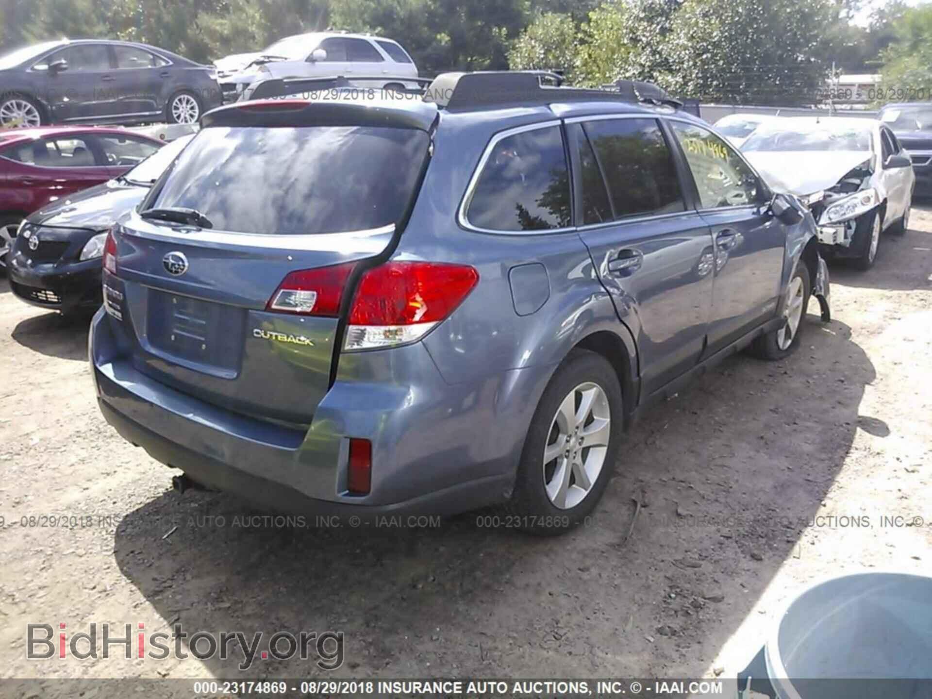 2014 Subaru Outback - VIN: 4S4BRBKC0E3255055 - Photo 4