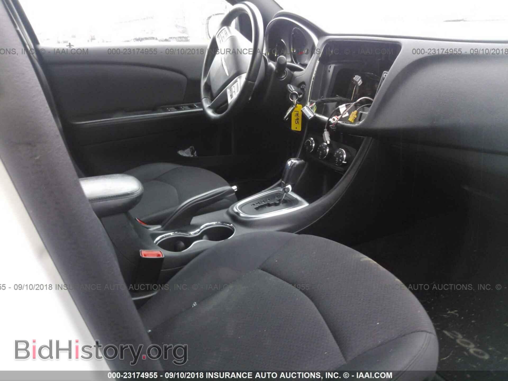 2012 Chrysler 200 - VIN: 1C3CCBBG3CN283211 - Фото 5