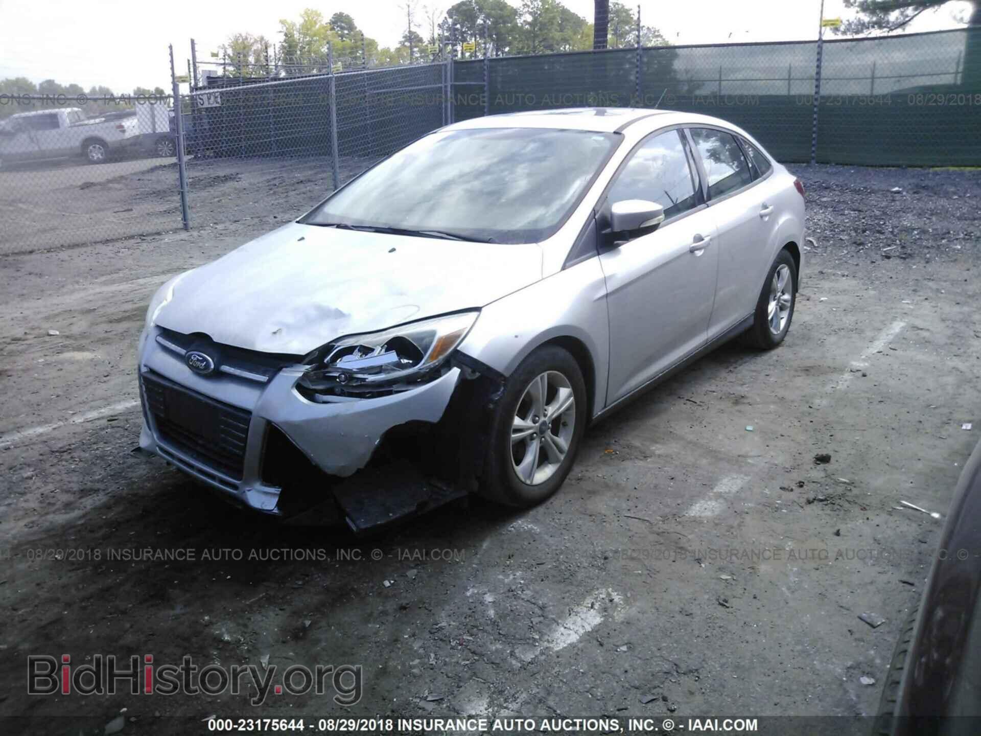 2014 Ford Focus - VIN: 1FADP3F29EL158940 - Фото 2