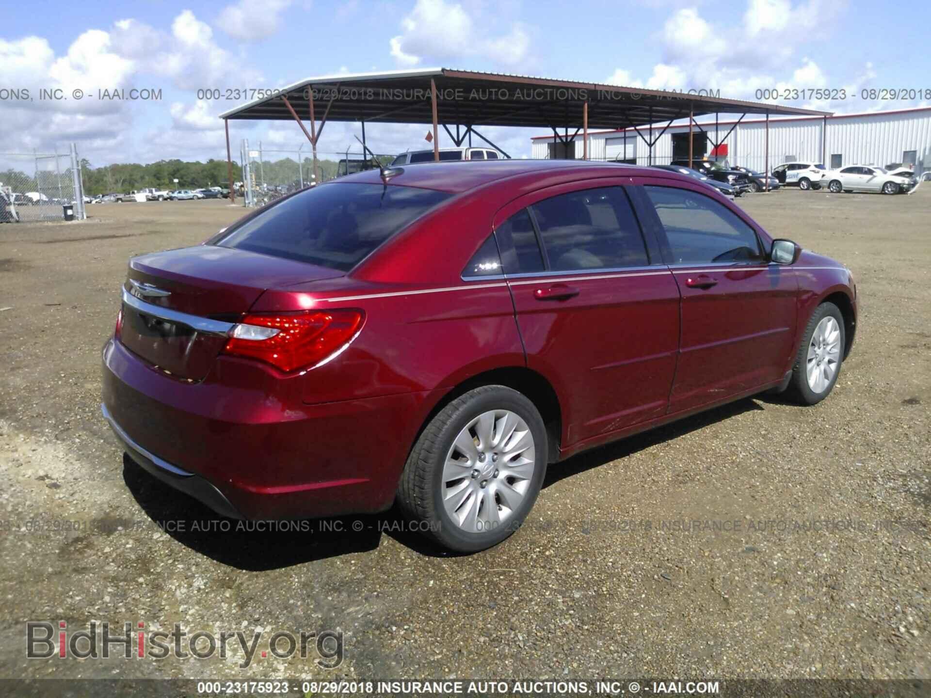 2013 Chrysler 200 - VIN: 1C3CCBABXDN568740 - Photo 4