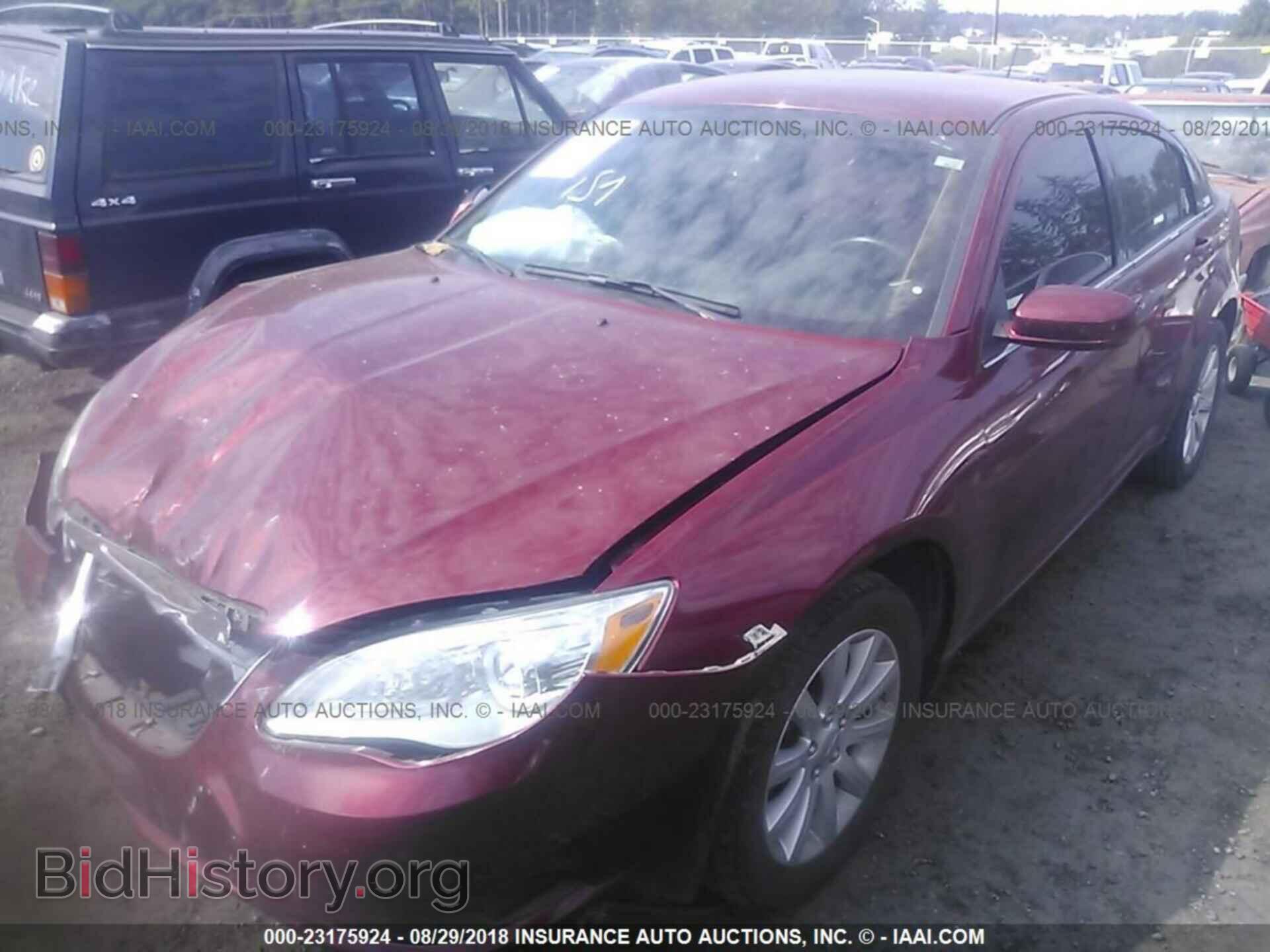 2013 Chrysler 200 - VIN: 1C3CCBBB2DN555530 - Photo 2