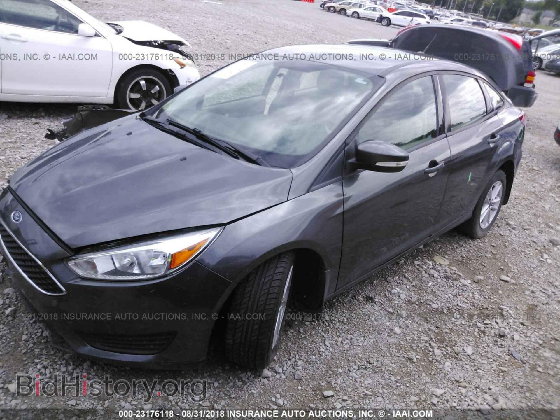 2015 Ford Focus - VIN: 1FADP3F23FL289704 - Photo 2