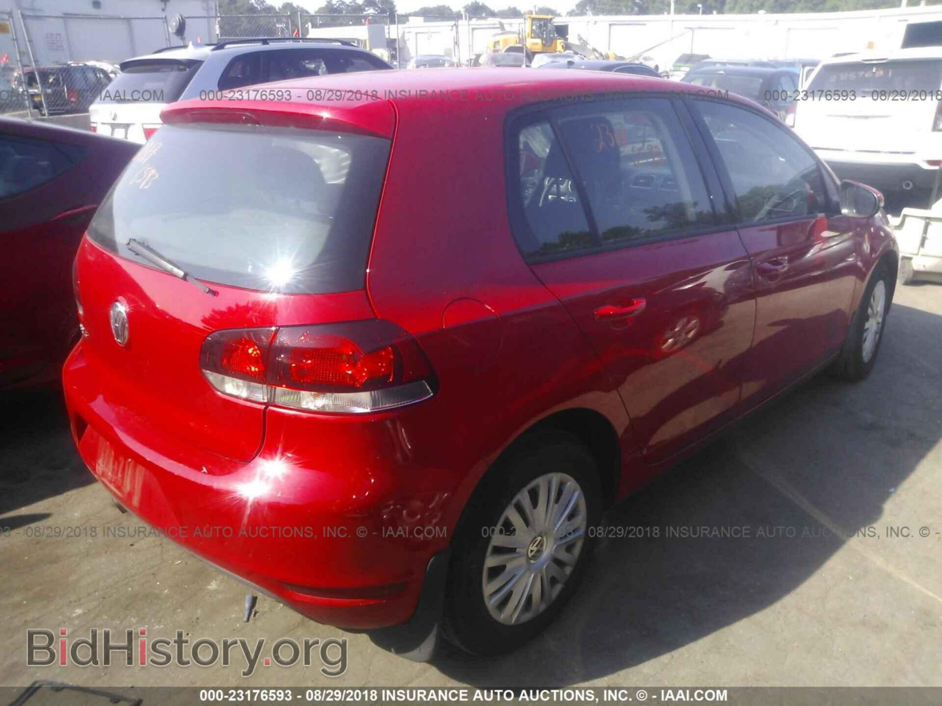 2014 Volkswagen Golf - VIN: WVWDB7AJ2EW008228 - Фото 4