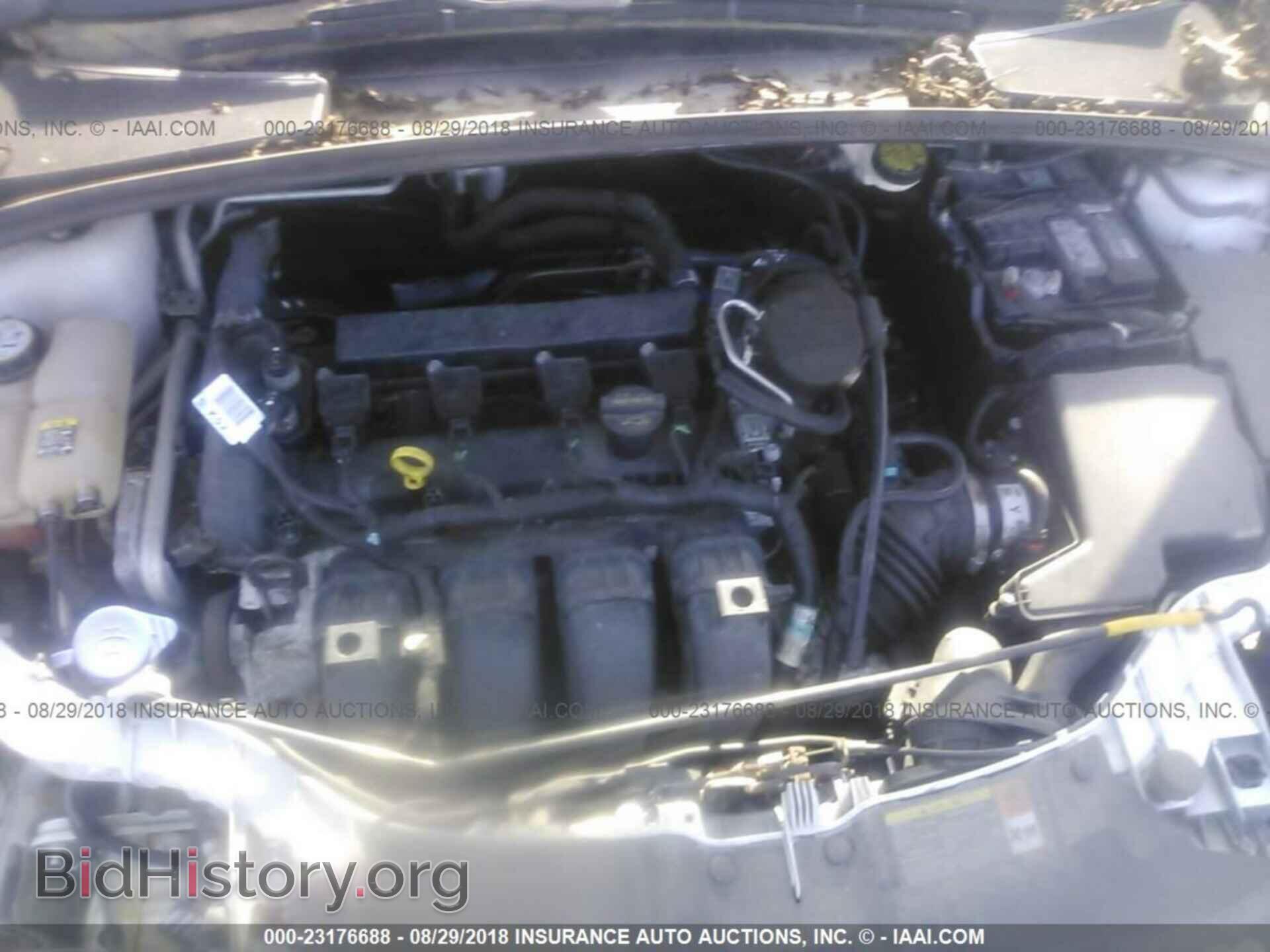 2012 Ford Focus - VIN: 1FAHP3F27CL256010 - Photo 10