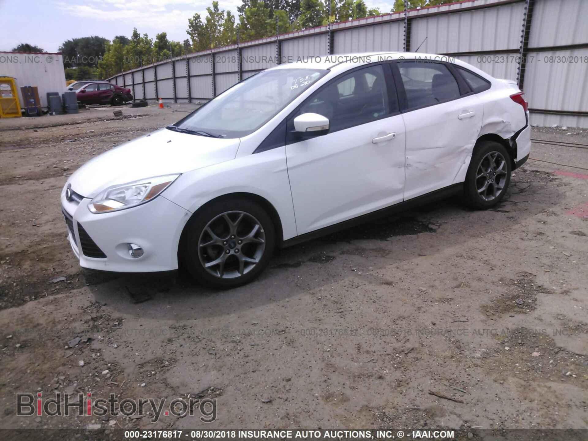 2013 Ford Focus - VIN: 1FADP3F21DL171504 - Photo 2