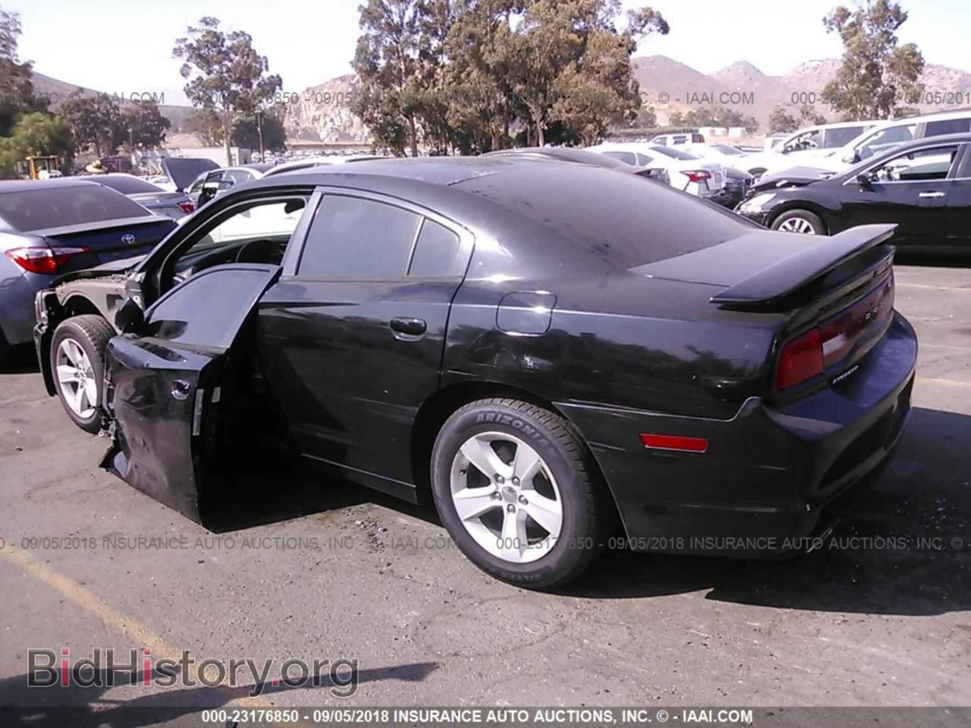 2012 Dodge Charger - VIN: 2C3CDXBG0CH120079 - Фото 3