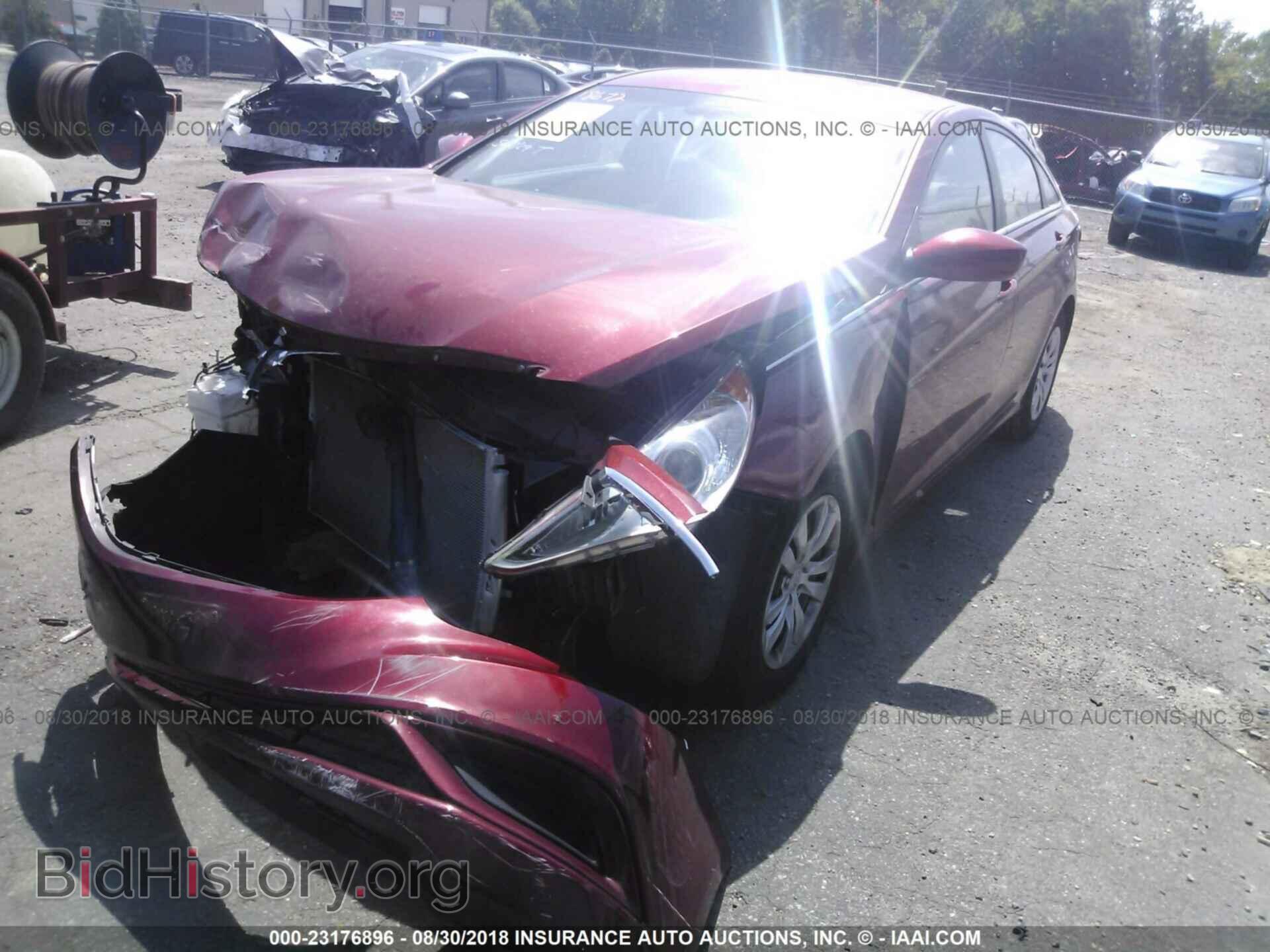 2012 Hyundai Sonata - VIN: 5NPEB4AC8CH393348 - Фото 2