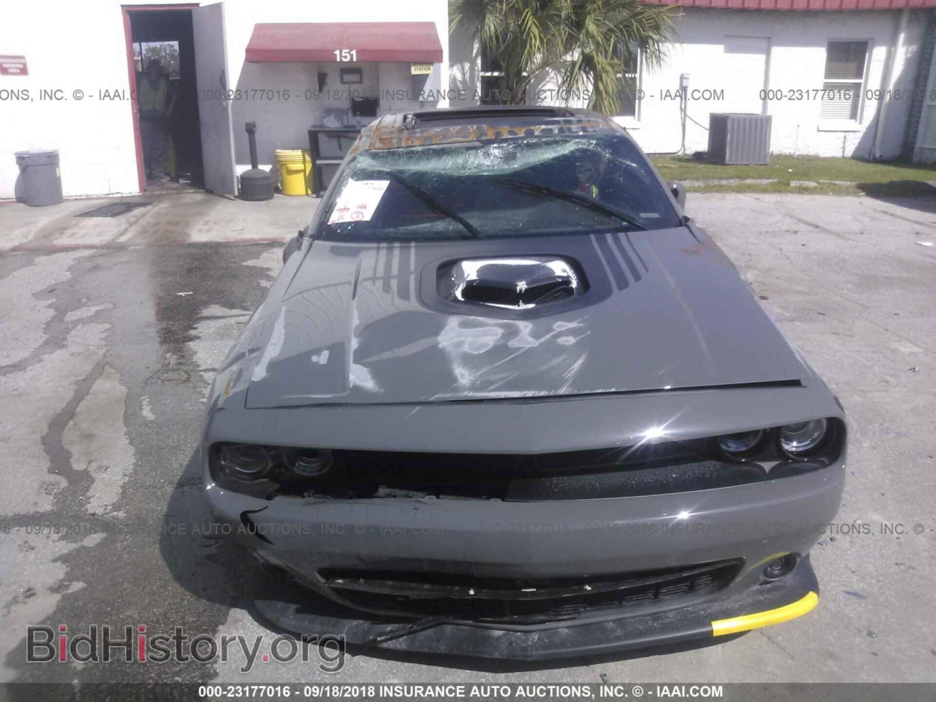 2018 Dodge Challenger - VIN: 2C3CDZFJ4JH271537 - Photo 6