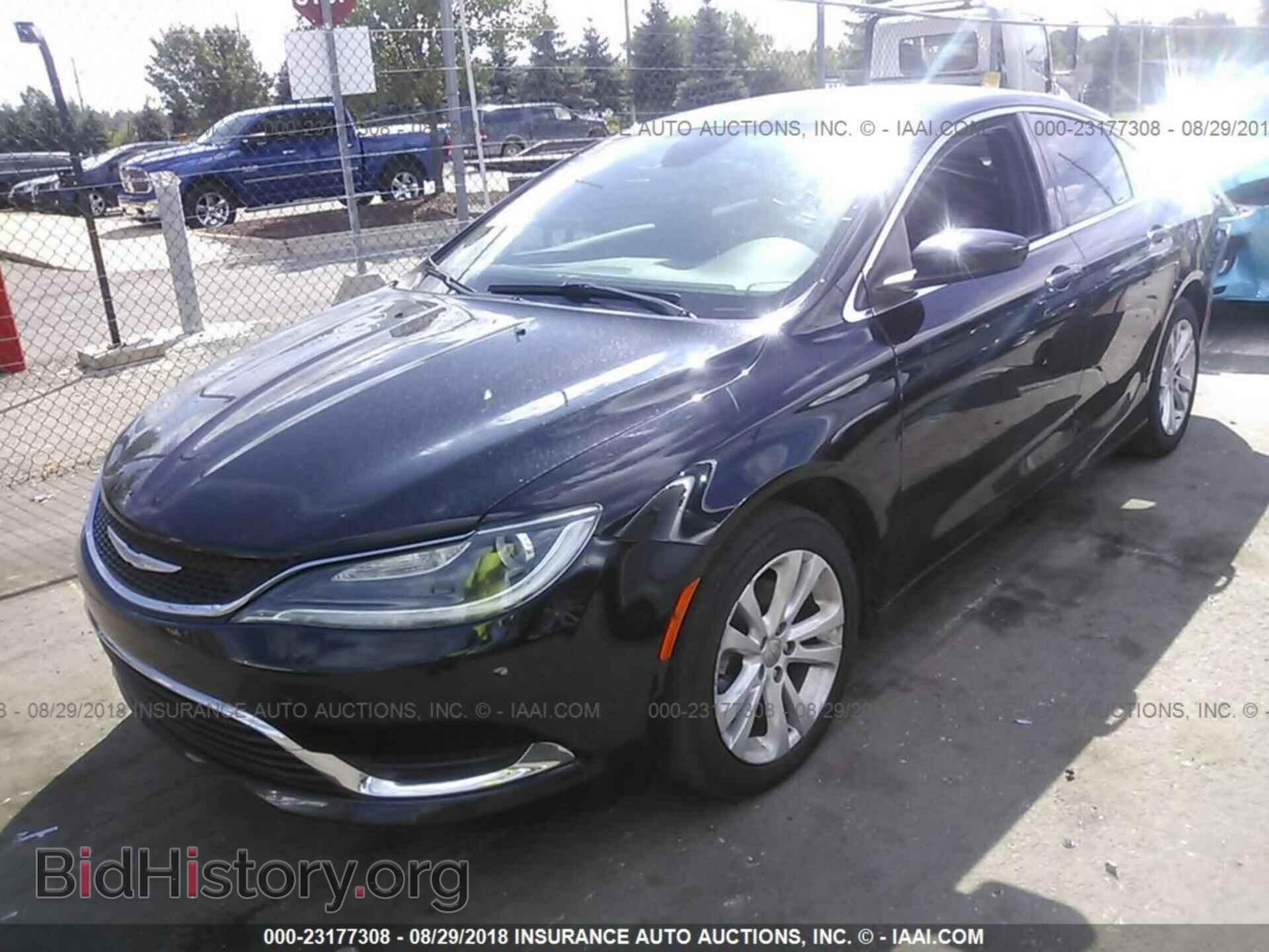 2015 Chrysler 200 - VIN: 1C3CCCAB8FN552612 - Photo 2