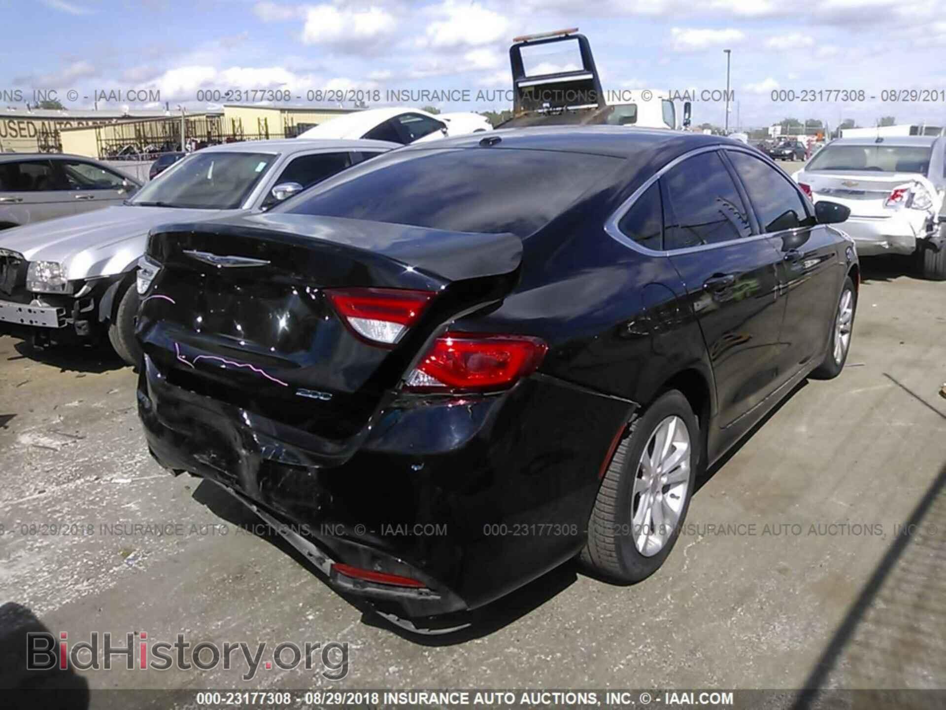 2015 Chrysler 200 - VIN: 1C3CCCAB8FN552612 - Photo 4