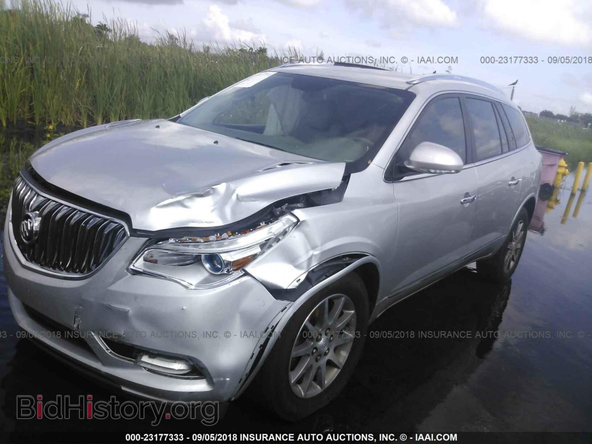 2015 Buick Enclave - VIN: 5GAKRBKD4FJ143760 - Фото 2