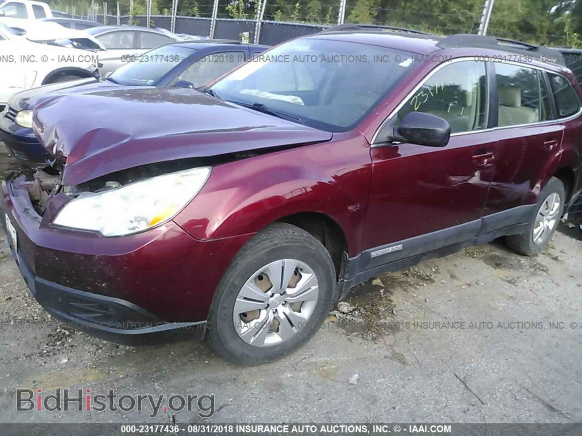 2011 Subaru Outback - VIN: 4S4BRCAC2B3436550 - Фото 2