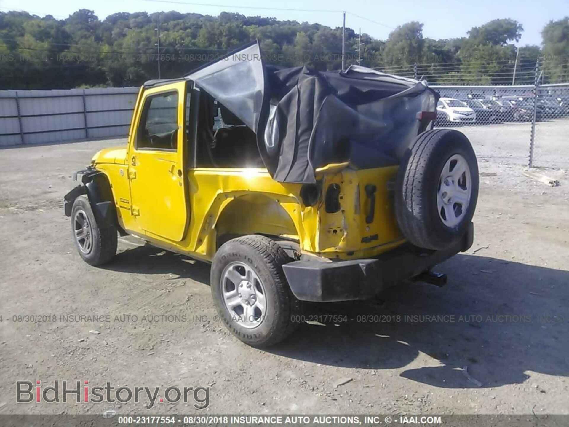 2011 Jeep Wrangler - VIN: 1J4AA2D19BL530138 - Фото 3