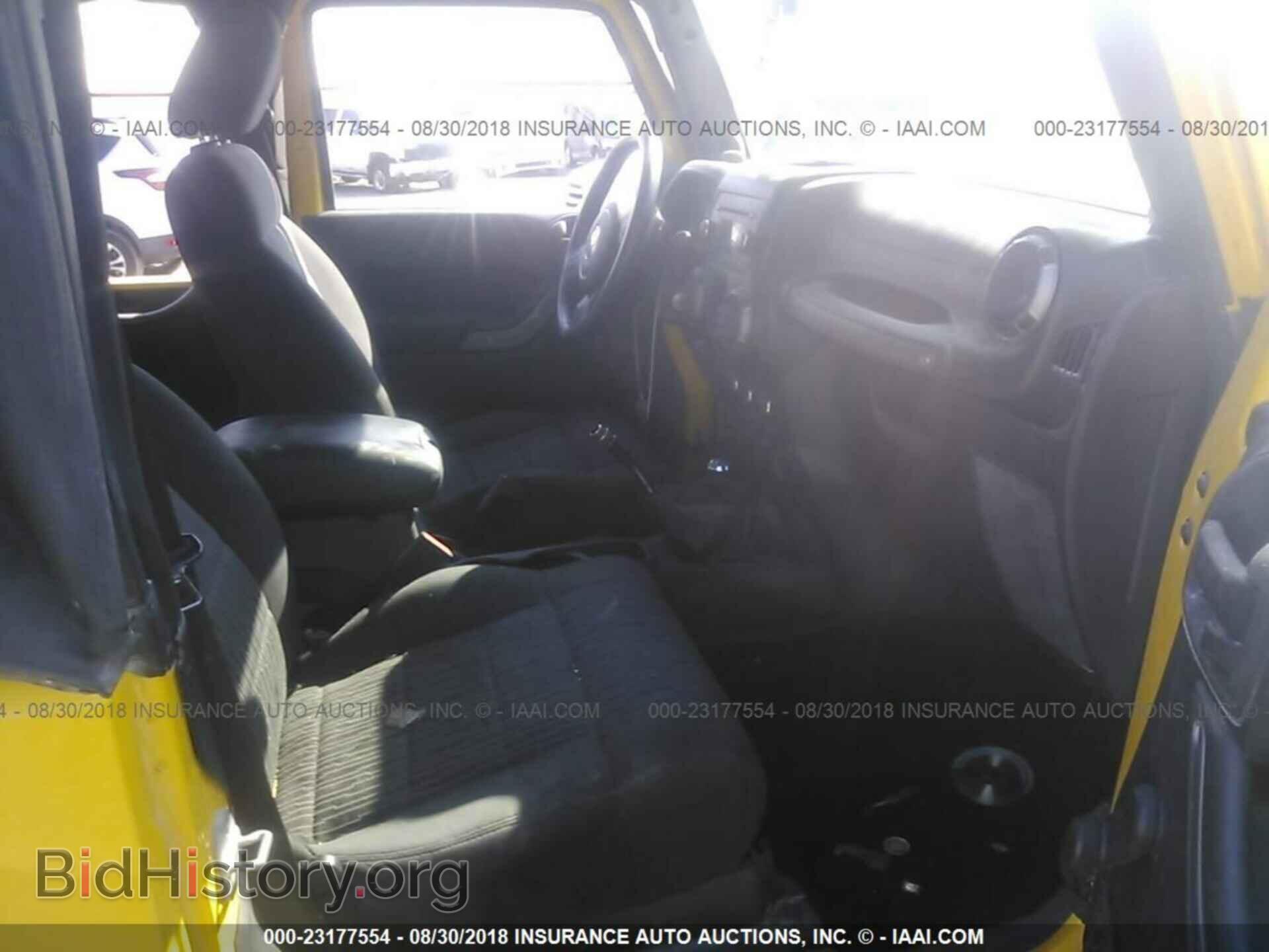2011 Jeep Wrangler - VIN: 1J4AA2D19BL530138 - Фото 5