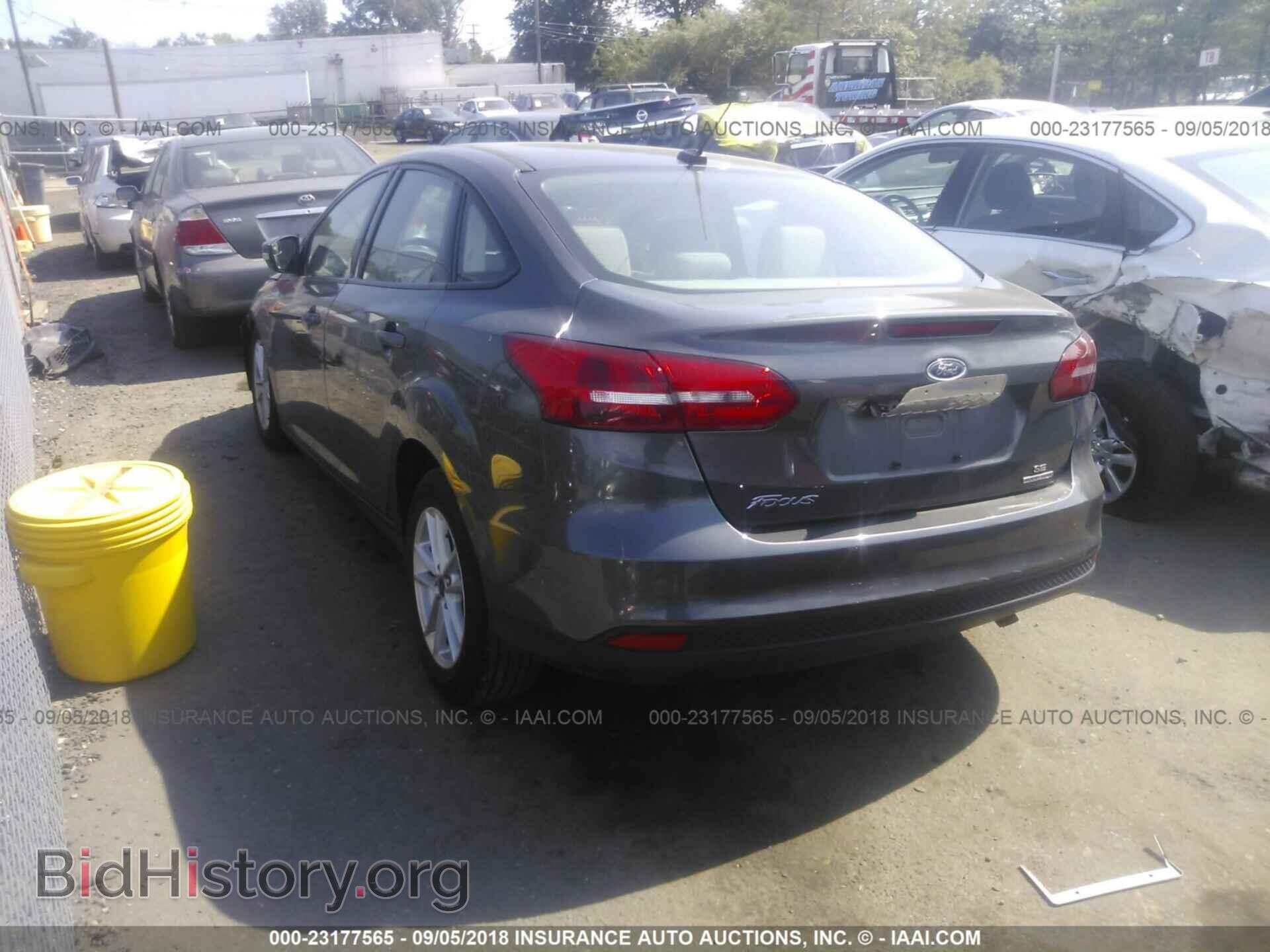 2016 Ford Focus - VIN: 1FADP3F29GL357148 - Photo 3