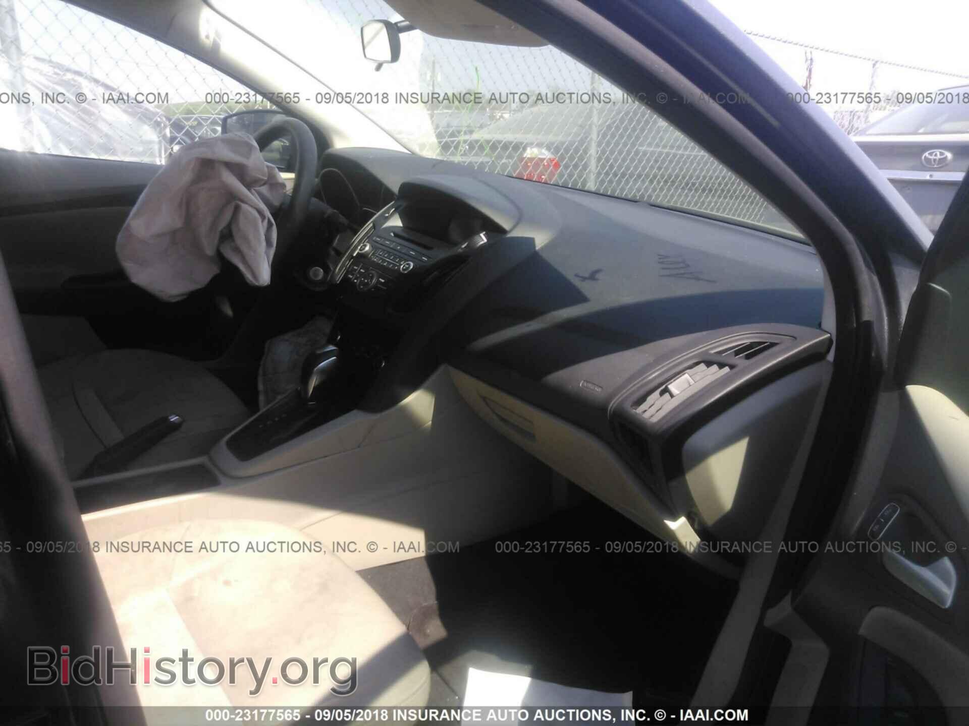 2016 Ford Focus - VIN: 1FADP3F29GL357148 - Photo 5