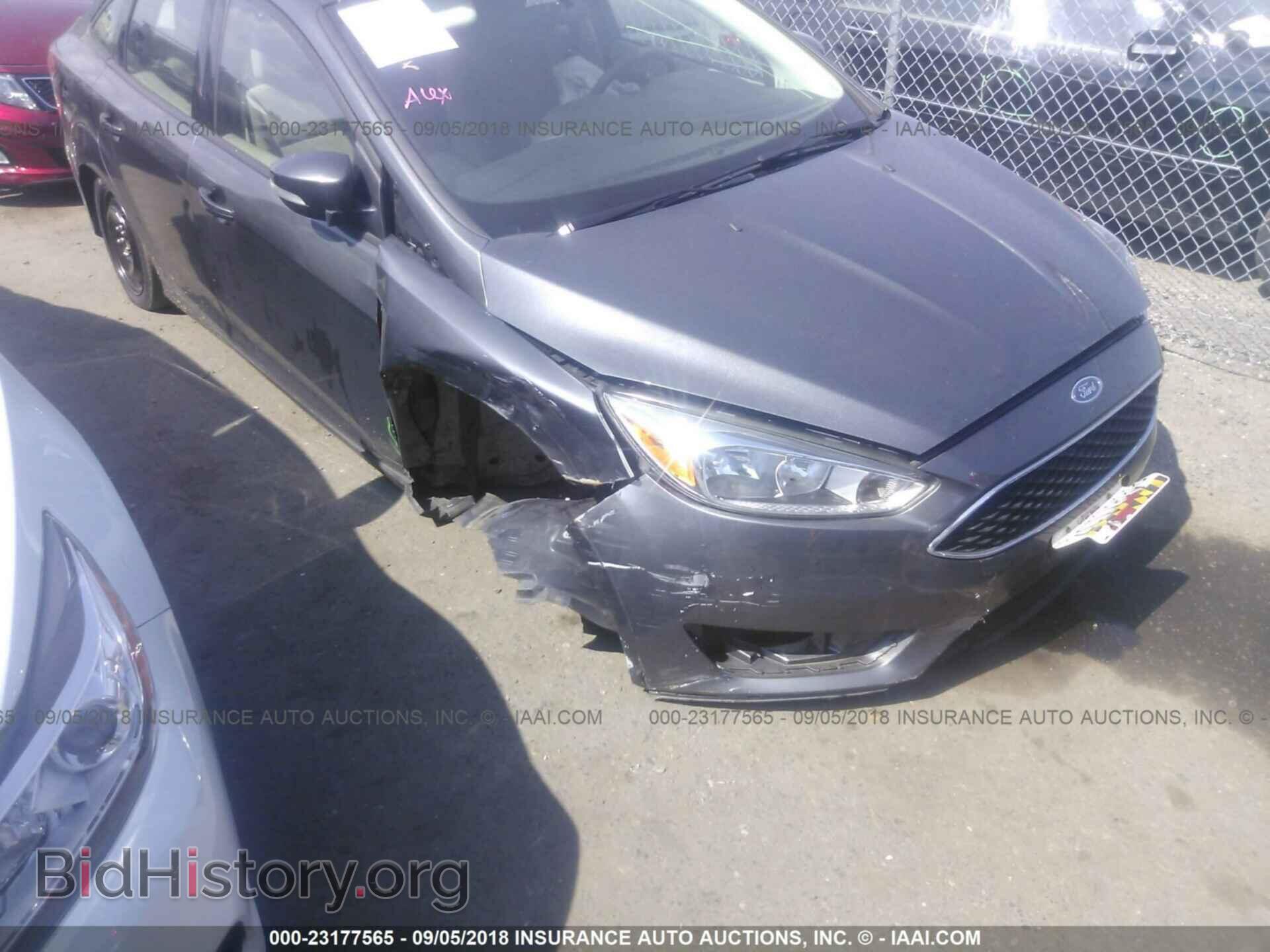 2016 Ford Focus - VIN: 1FADP3F29GL357148 - Photo 6