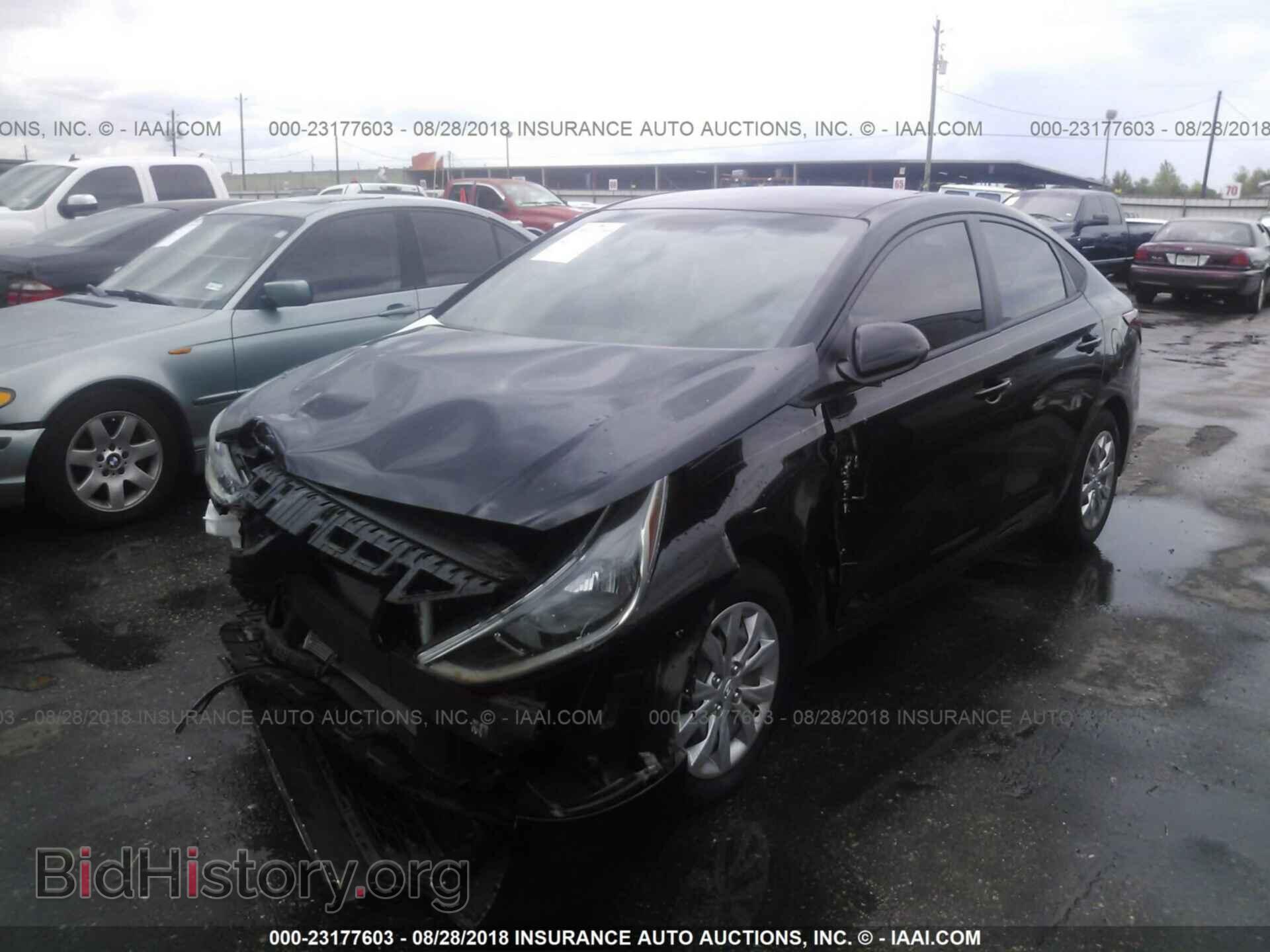 2018 Hyundai Accent - VIN: 3KPC24A32JE016281 - Photo 2