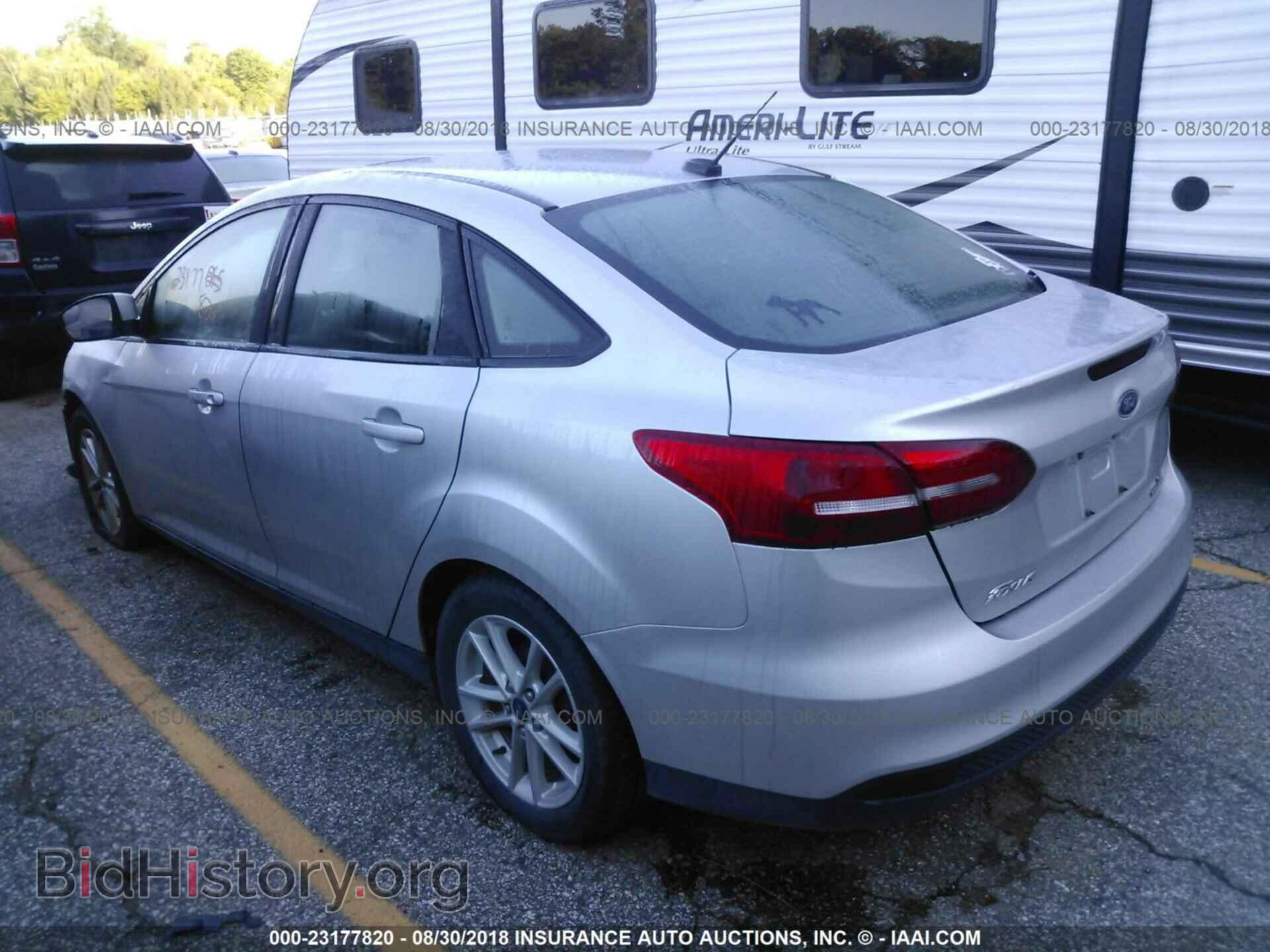 2016 Ford Focus - VIN: 1FADP3F28GL284581 - Photo 3