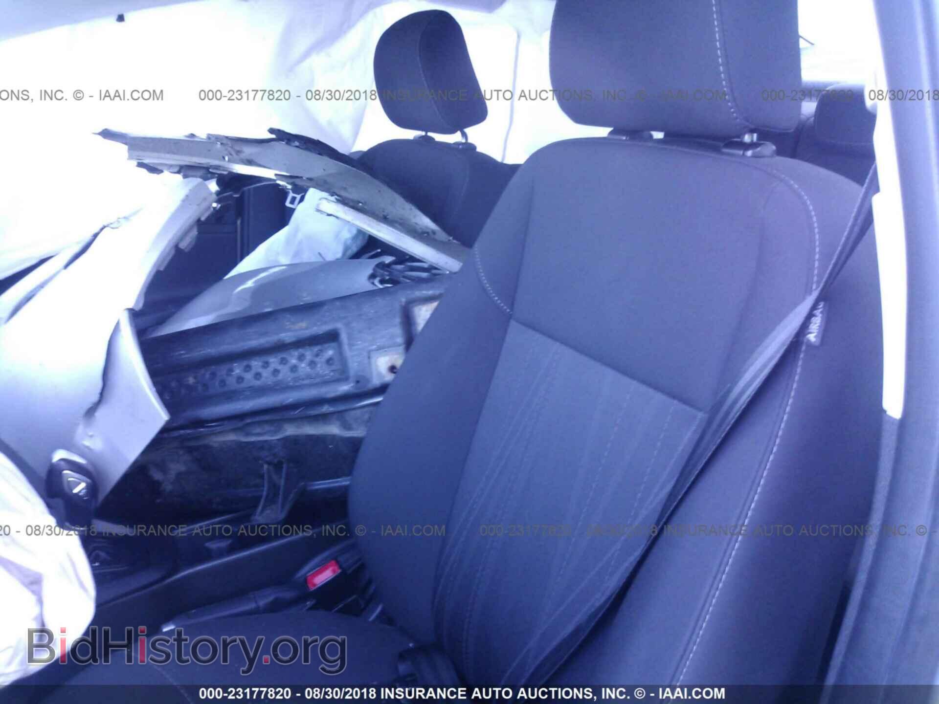 2016 Ford Focus - VIN: 1FADP3F28GL284581 - Photo 8