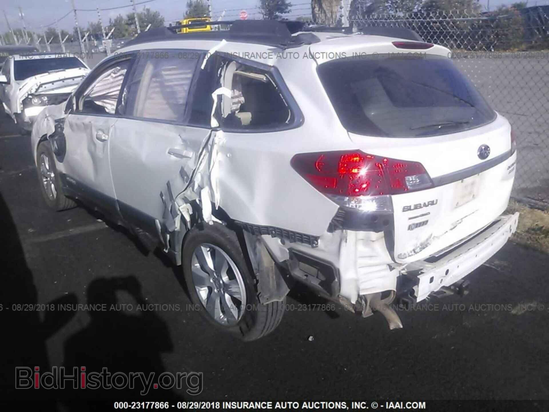 2011 Subaru Outback - VIN: 4S4BRBKC2B3325814 - Фото 3