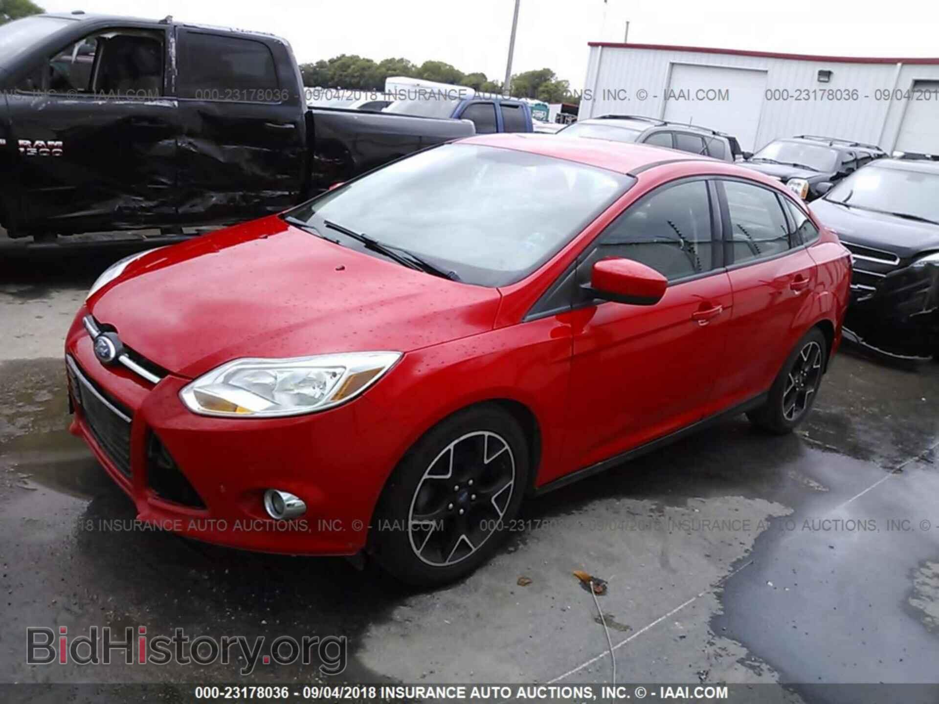 2012 Ford Focus - VIN: 1FAHP3F21CL330098 - Фото 2