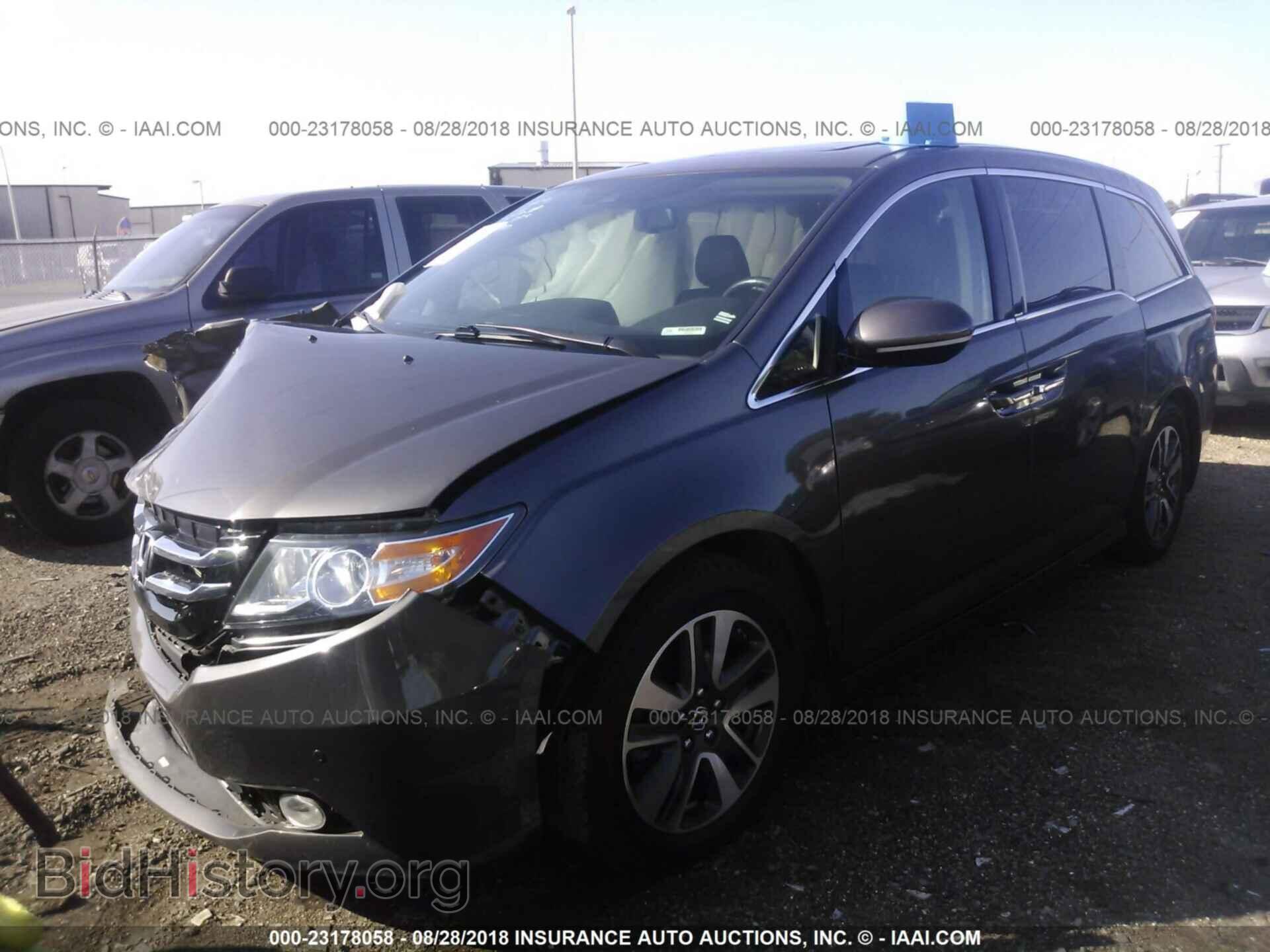 2015 Honda Odyssey - VIN: 5FNRL5H96FB013263 - Фото 2