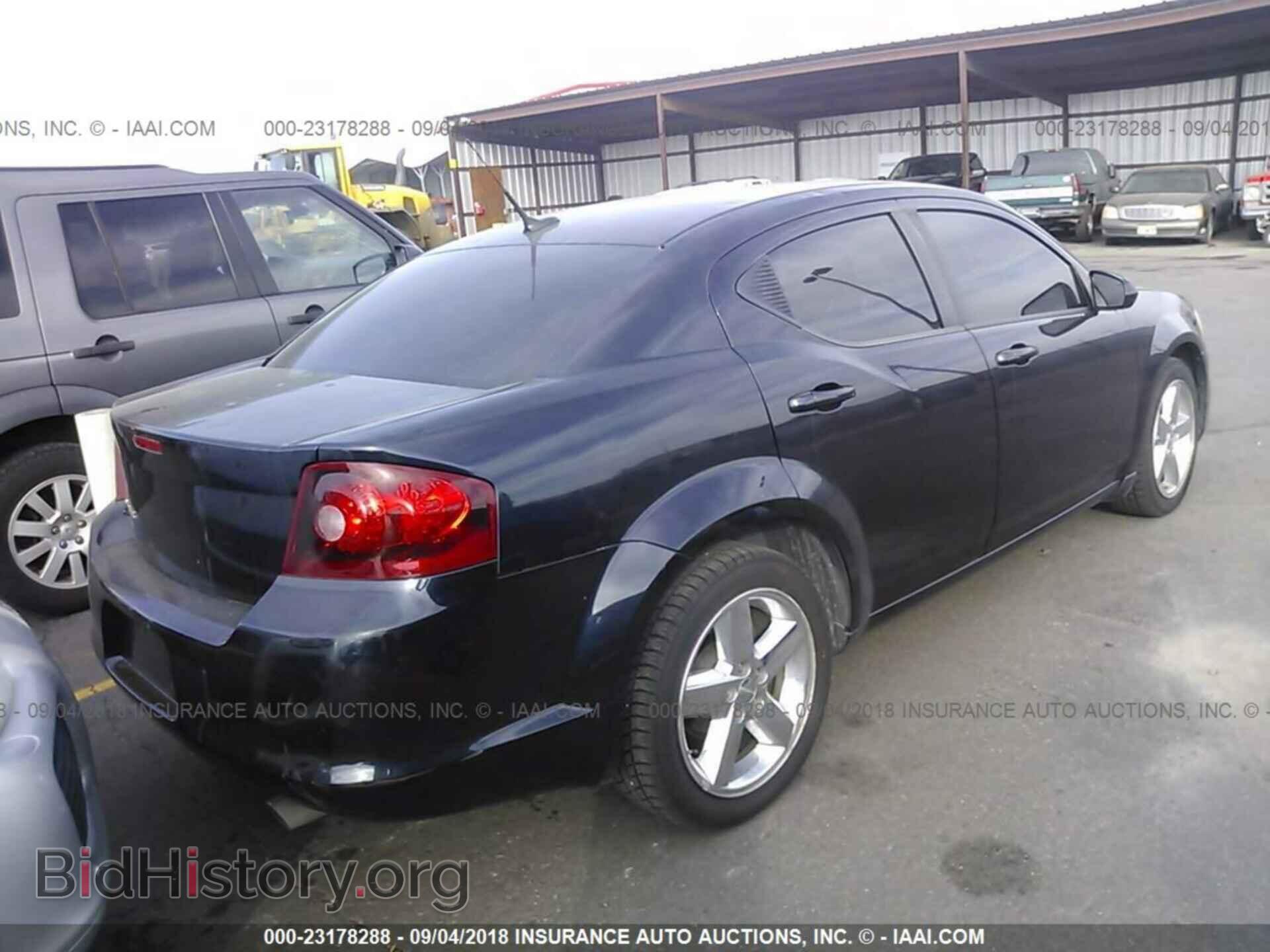 2011 Dodge Avenger - VIN: 1B3BD2FG2BN507003 - Photo 4