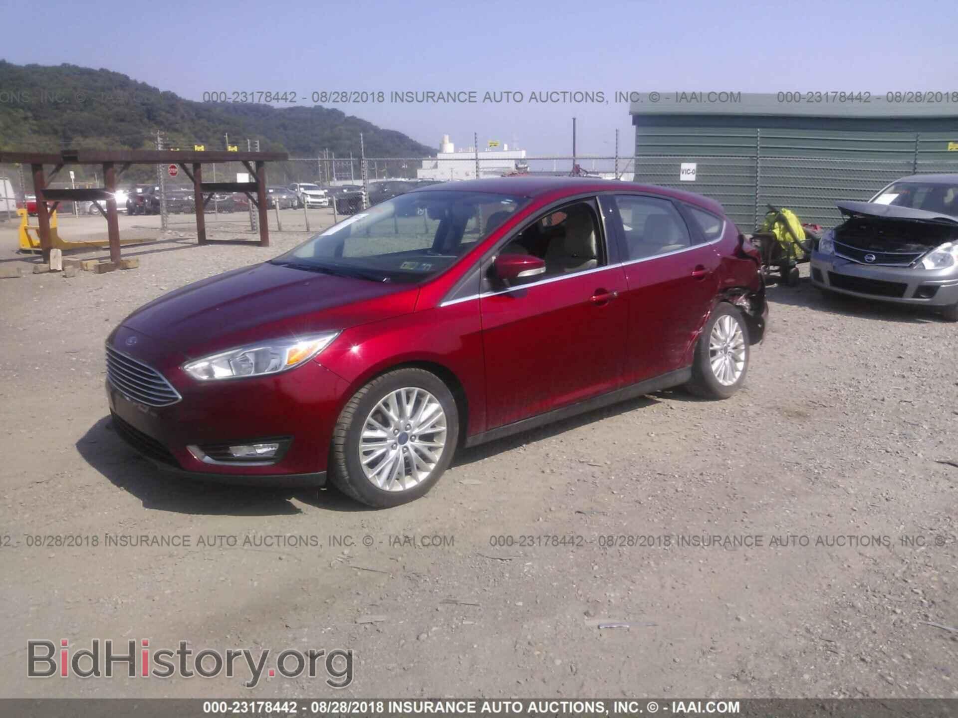 2016 Ford Focus - VIN: 1FADP3N2XGL205526 - Фото 2