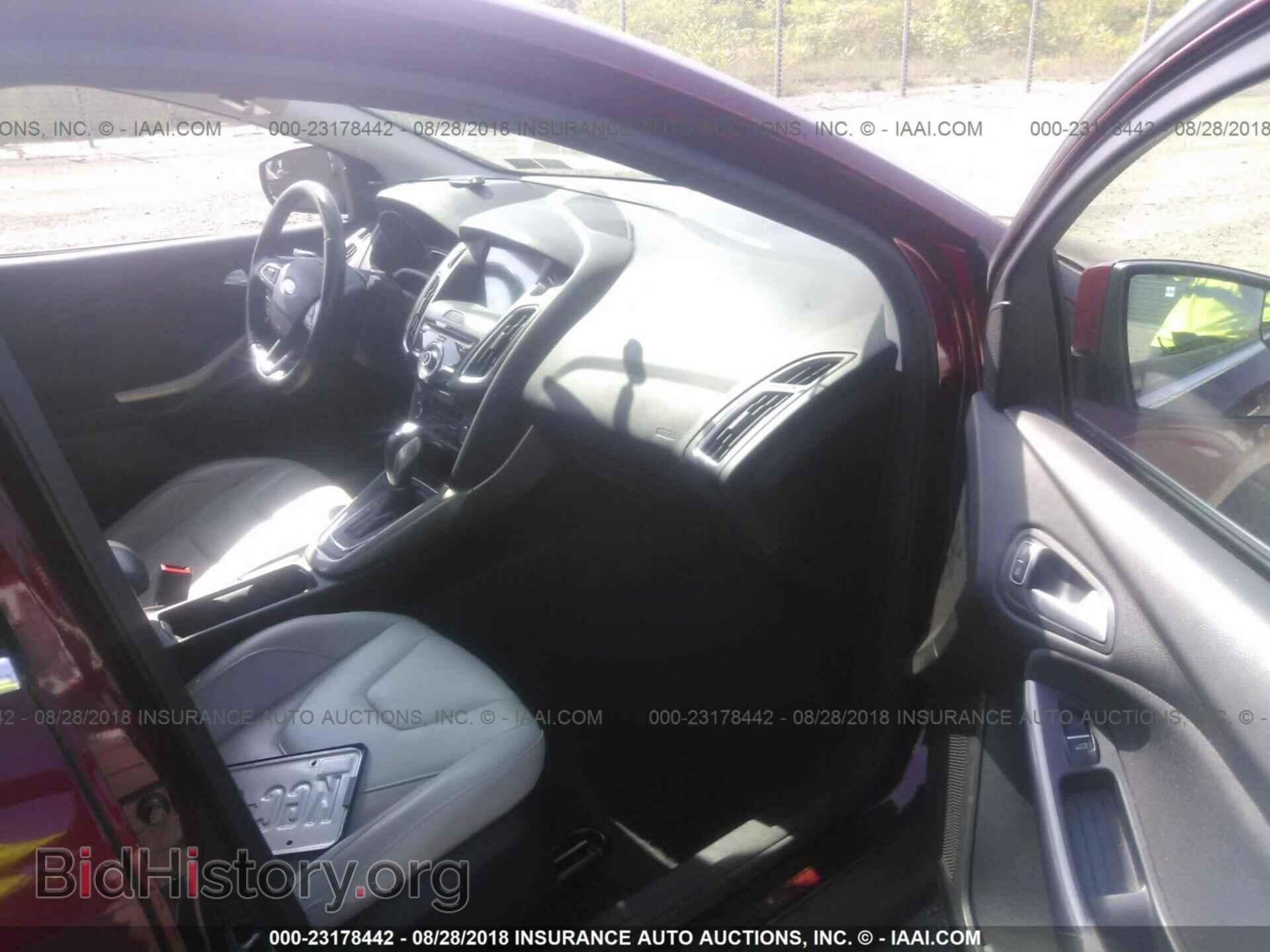 2016 Ford Focus - VIN: 1FADP3N2XGL205526 - Фото 5