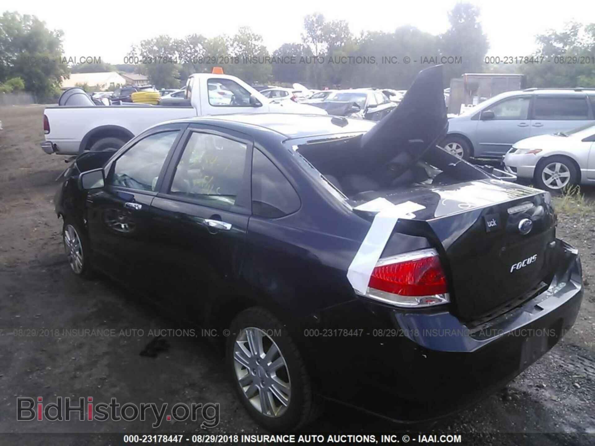 2011 Ford Focus - VIN: 1FAHP3HN2BW103507 - Фото 3