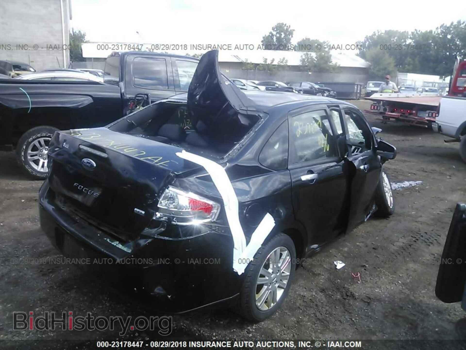 2011 Ford Focus - VIN: 1FAHP3HN2BW103507 - Фото 4