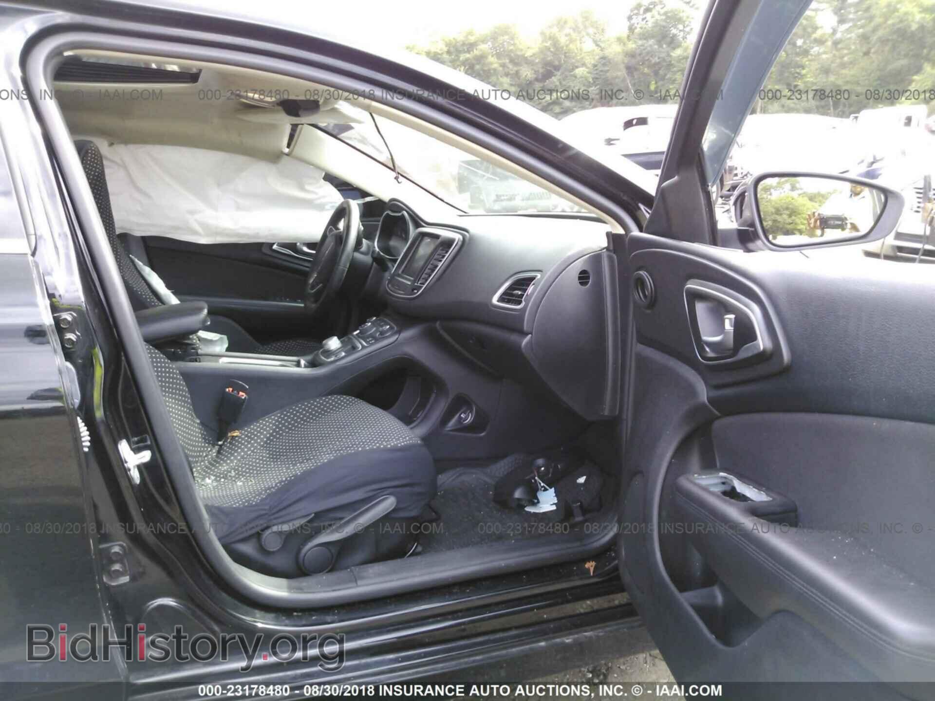 2016 Chrysler 200 - VIN: 1C3CCCAB6GN123647 - Фото 5