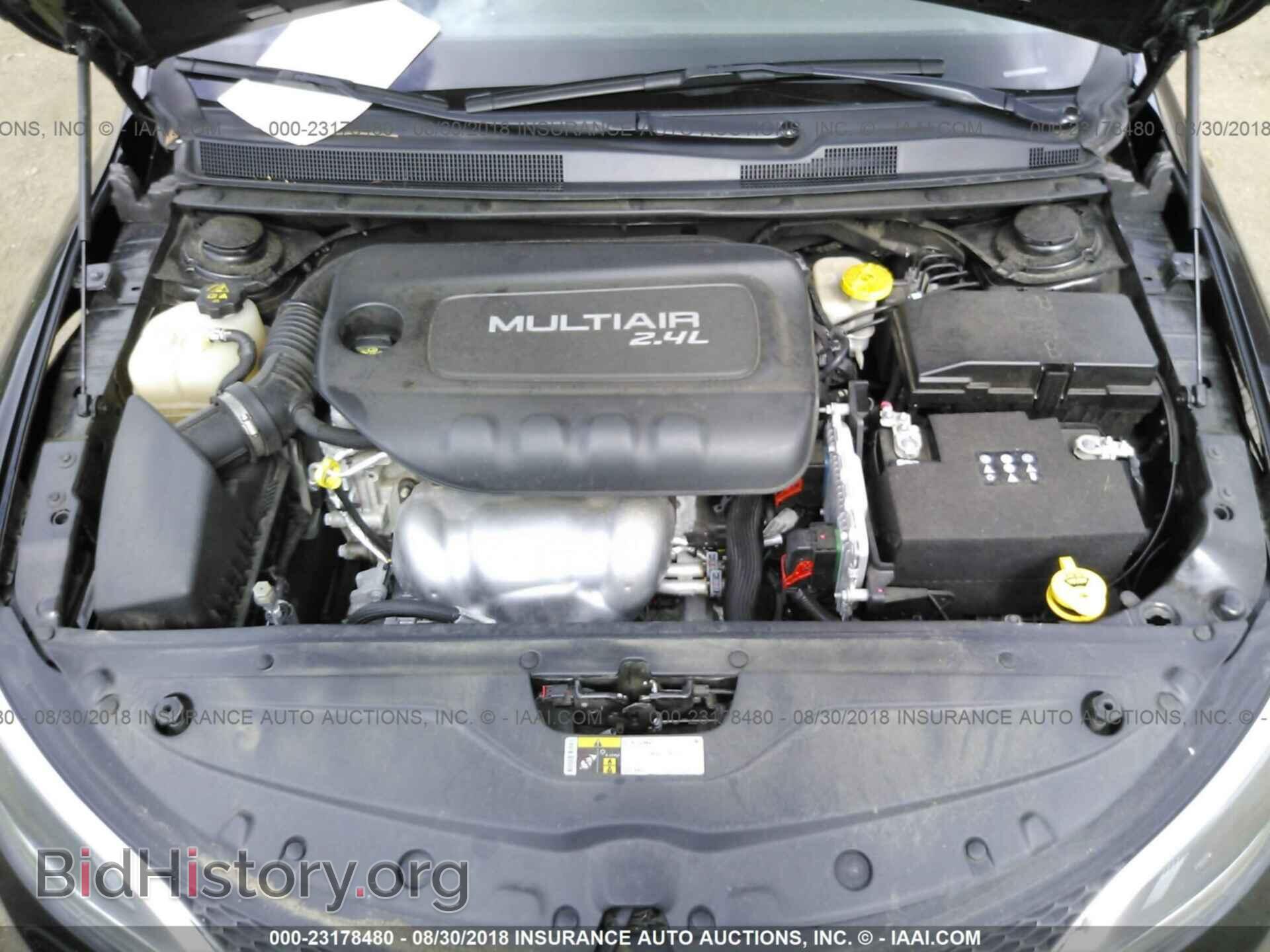 2016 Chrysler 200 - VIN: 1C3CCCAB6GN123647 - Фото 10