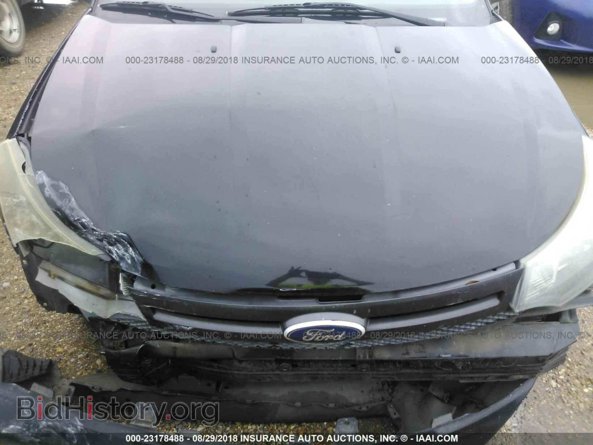 2011 Ford Focus - VIN: 1FAHP3GN1BW108537 - Photo 10