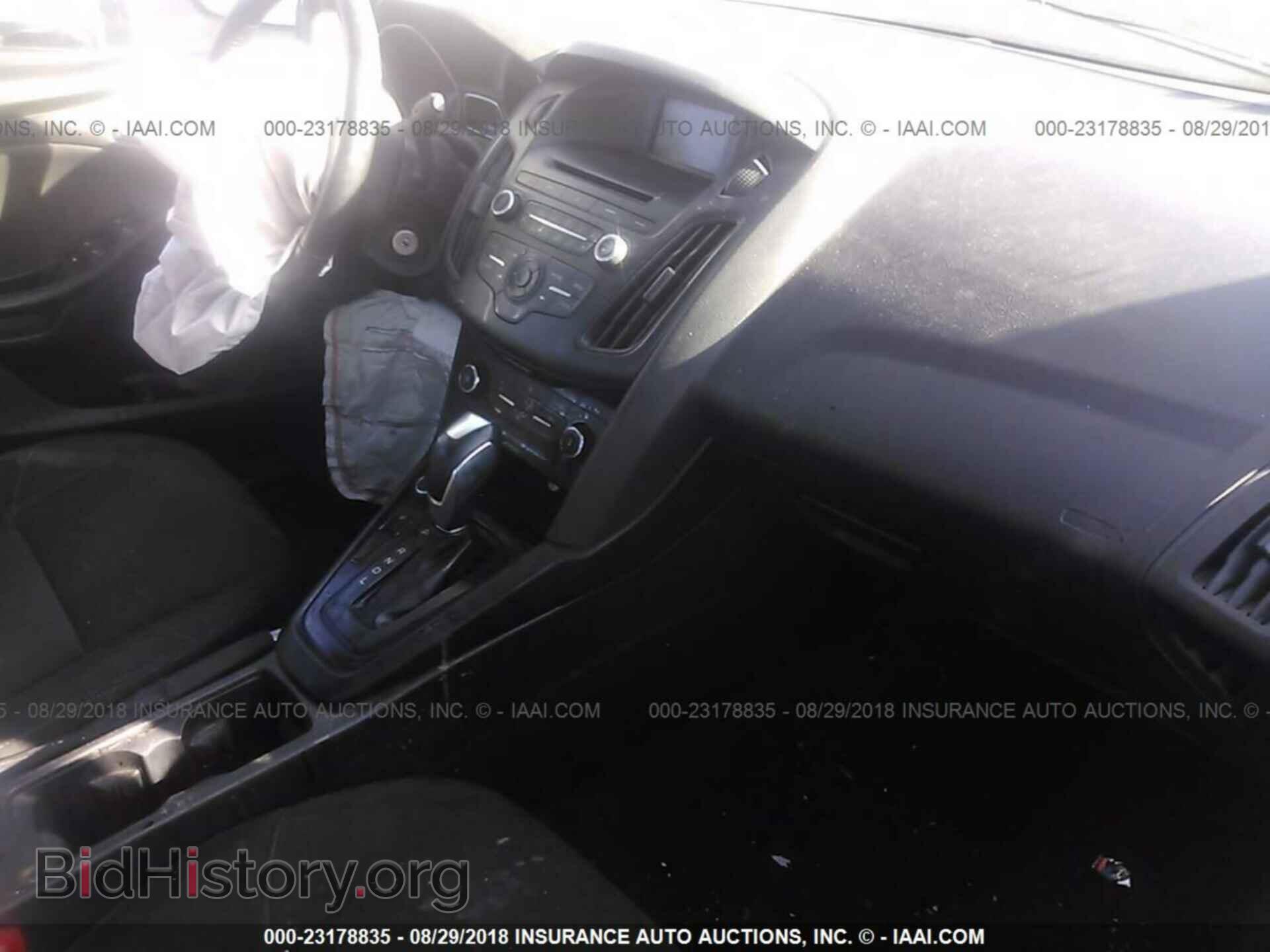 2015 Ford Focus - VIN: 1FADP3K28FL324128 - Photo 5